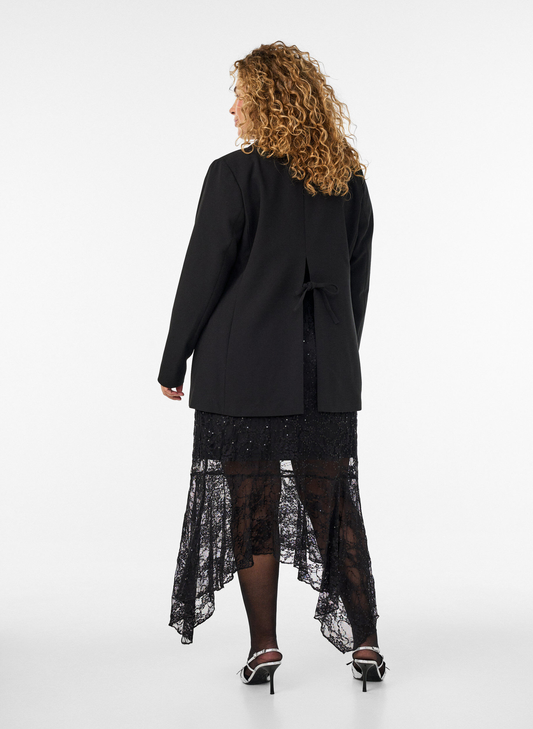 ZizziJupe midi en dentelle avec sequins, Noir, Model image number 2