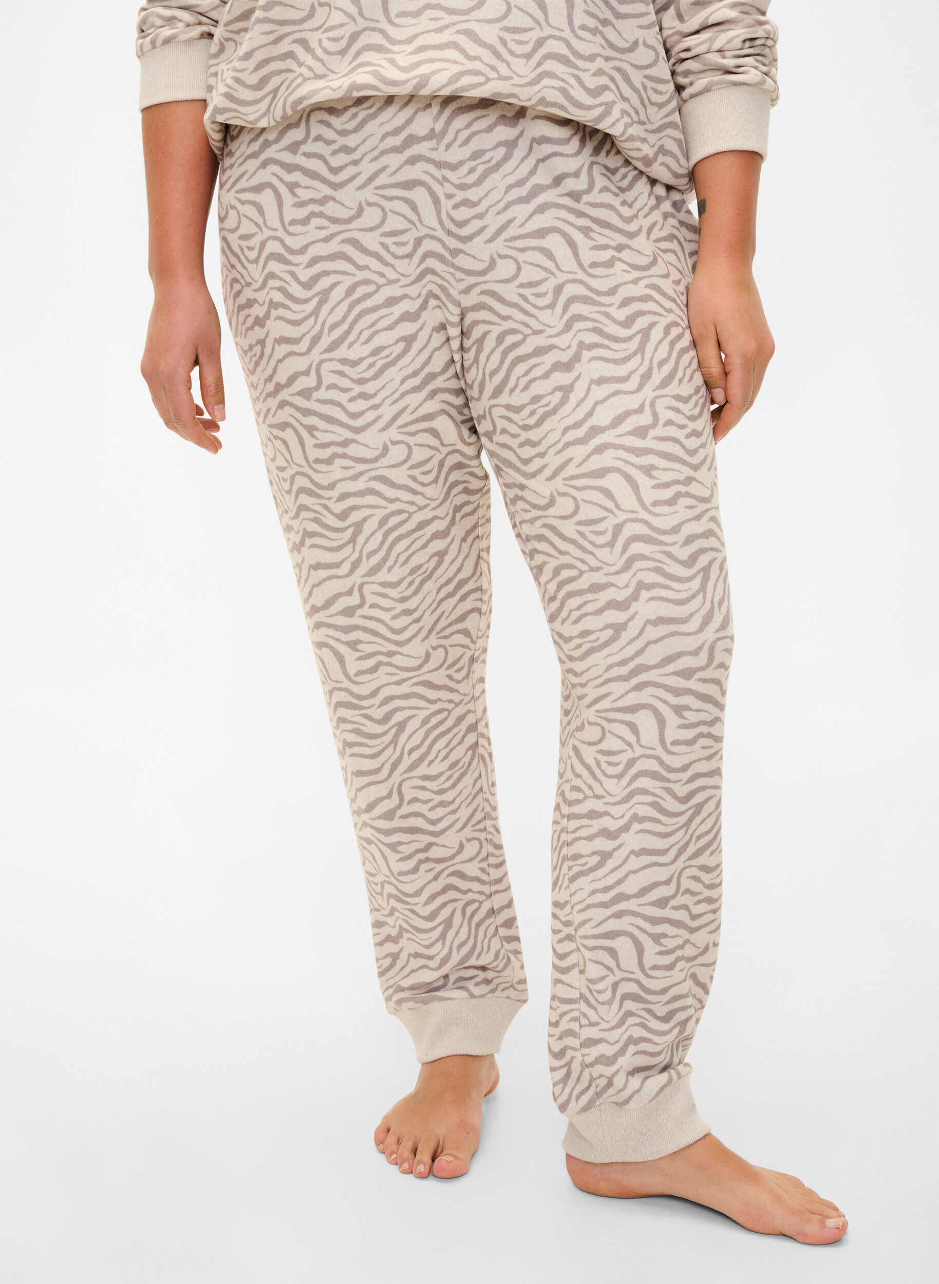 Zizzi Pantalon en velours imprim&eacute;, Pink Tint AOP, Model image number 2