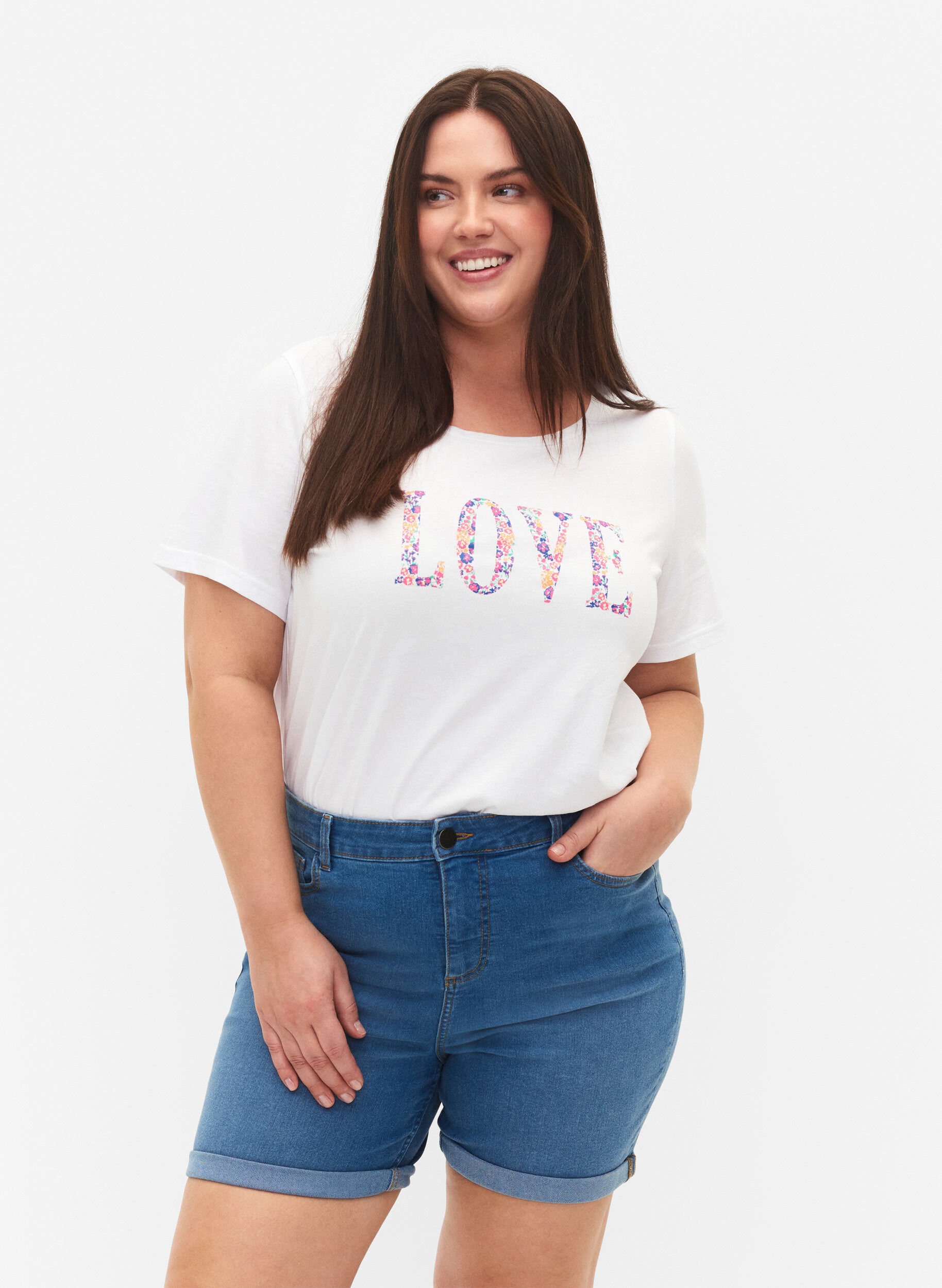 Zizzi Short en jean &agrave; taille haute et coupe ajust&eacute;e, Medium Blue Denim, Model image number 0