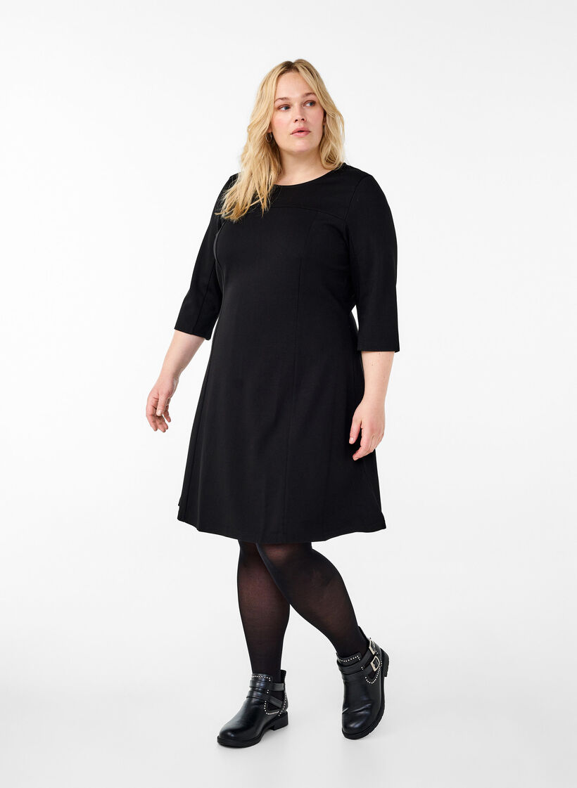 Robe &eacute;vas&eacute;e manches 3/4, Noir, Model image number 1