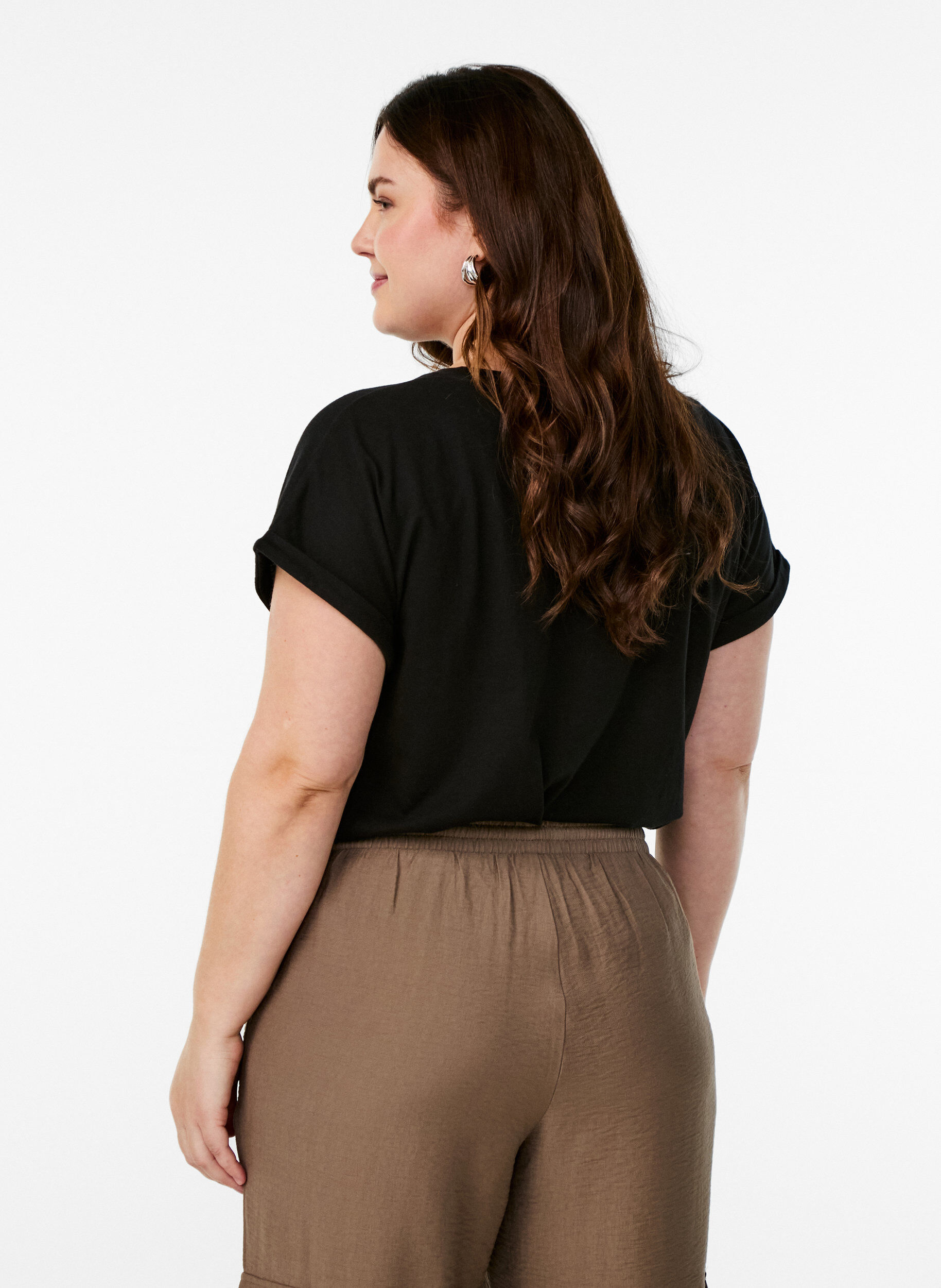 Zizzi T-shirt &agrave; manches courtes en m&eacute;lange de coton, Noir, Model image number 2