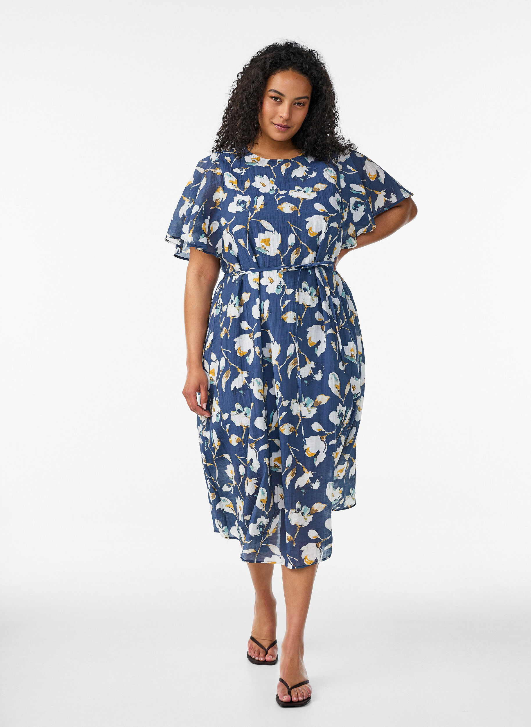 Robe longue avec manches papillon et taille &agrave; nouer, Bleu, Model