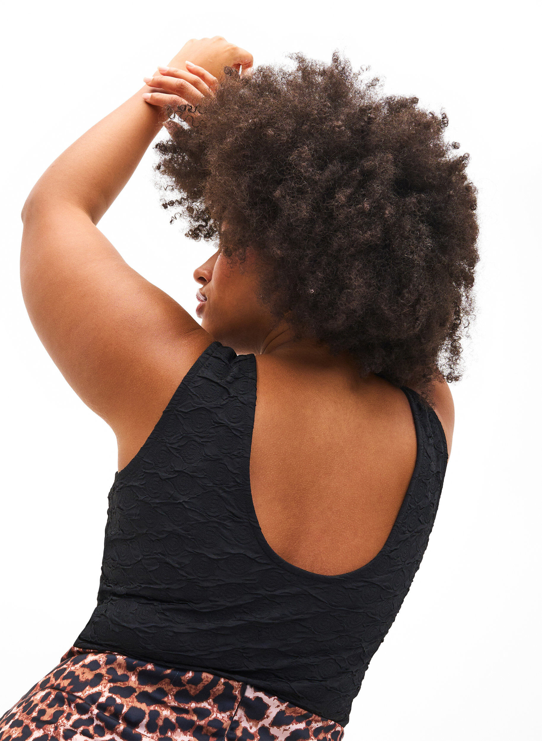 Zizzi Body sans manches avec texture structur&eacute;e, Black, Model image number 1