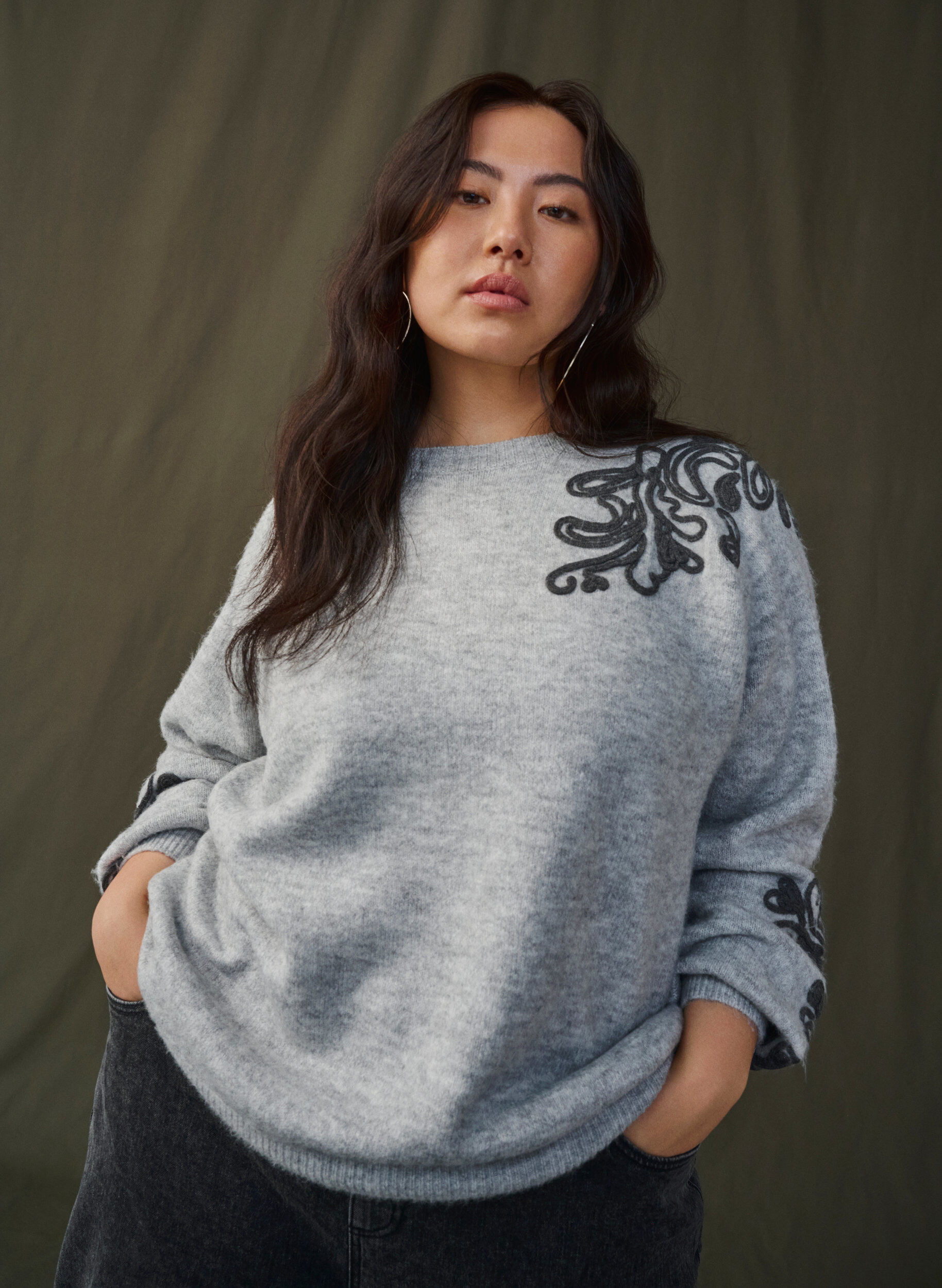 Zizzi  Chemisier en forme de tricot &agrave; motif d&eacute;coratif, Light Grey Melange, Image image number 0