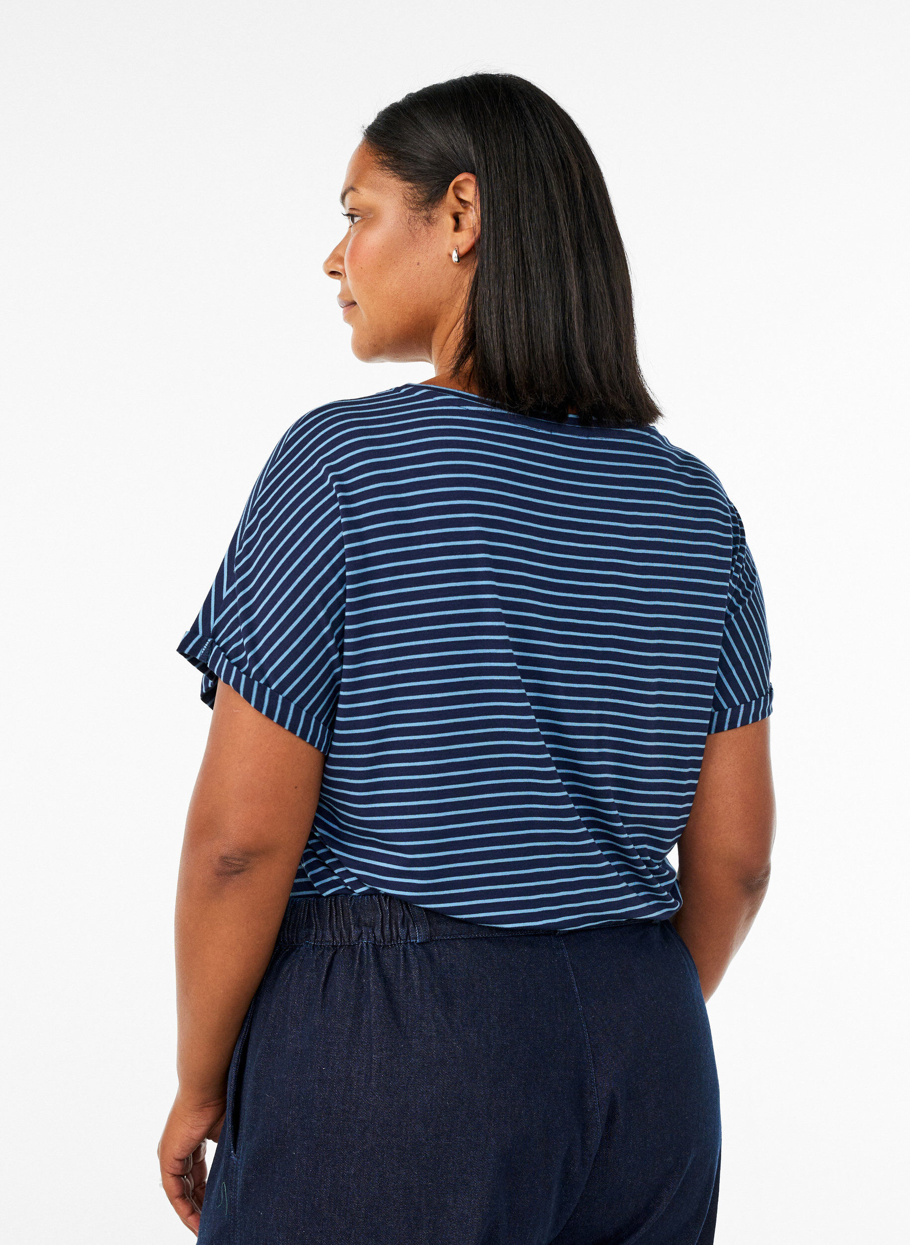 ZizziT-shirt ray&eacute; en viscose avec un col rond, Bleu, Model image number 2
