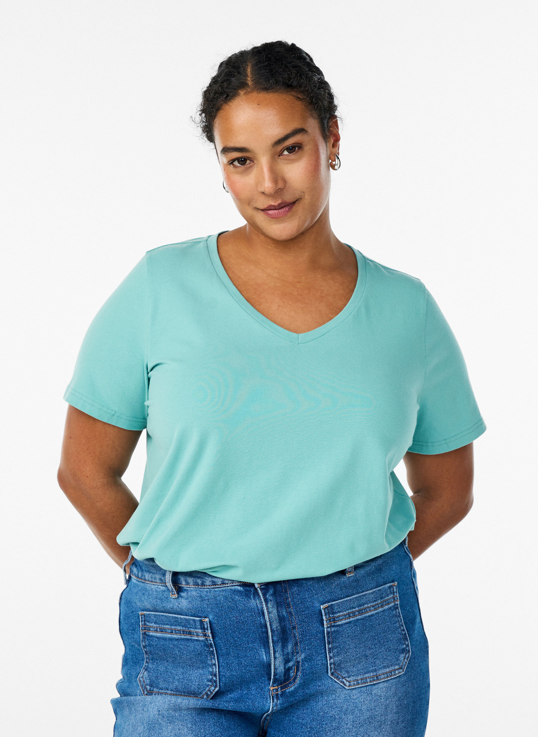 Zizzi T-shirt basic uni en coton, Vert, Model image number 0