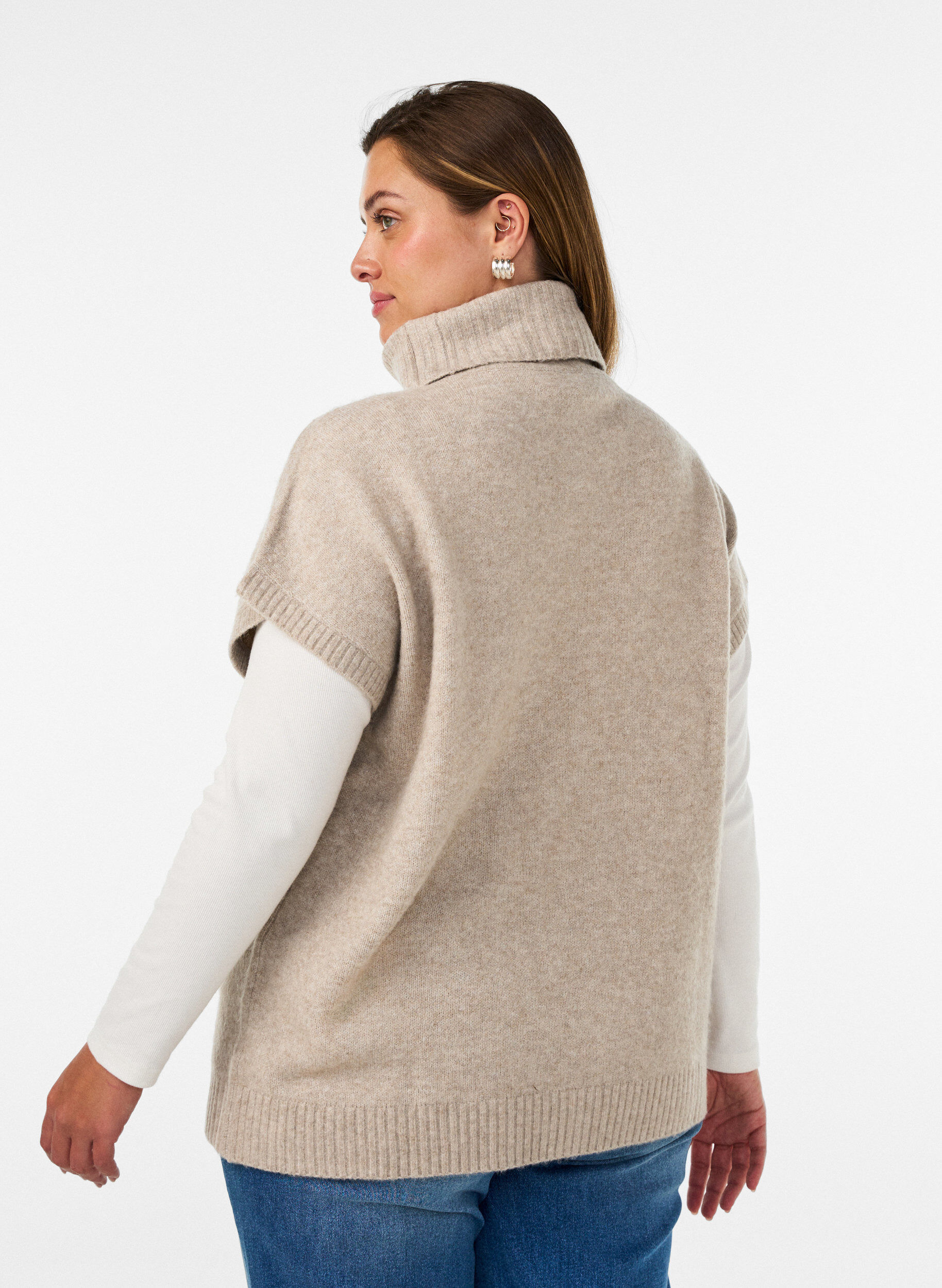 ZizziD&eacute;bardeur en maille torsad&eacute;e avec col roul&eacute;, Beige, Model image number 2