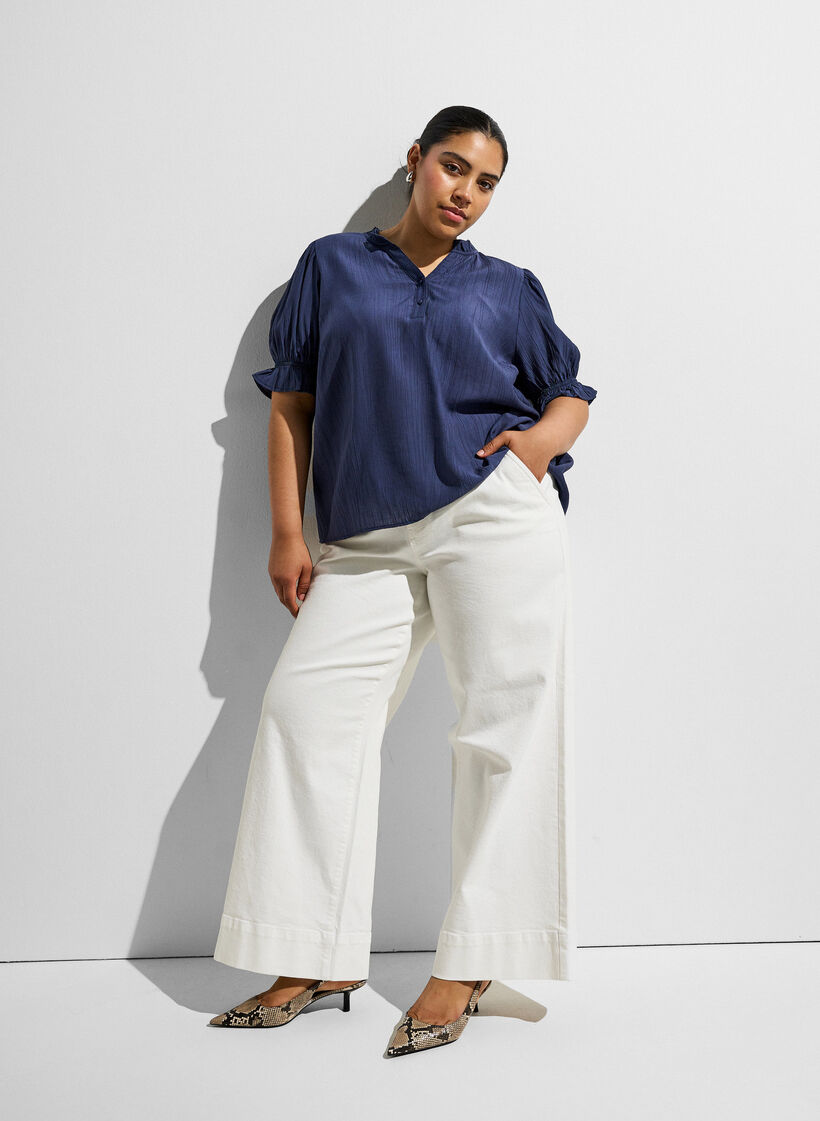 Blouse en m&eacute;lange de viscose froiss&eacute; avec un col en V, Bleu, Image image number 0