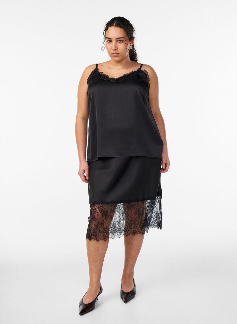 Top &agrave; bretelles en satin avec dentelle, Noir, Model image number 1