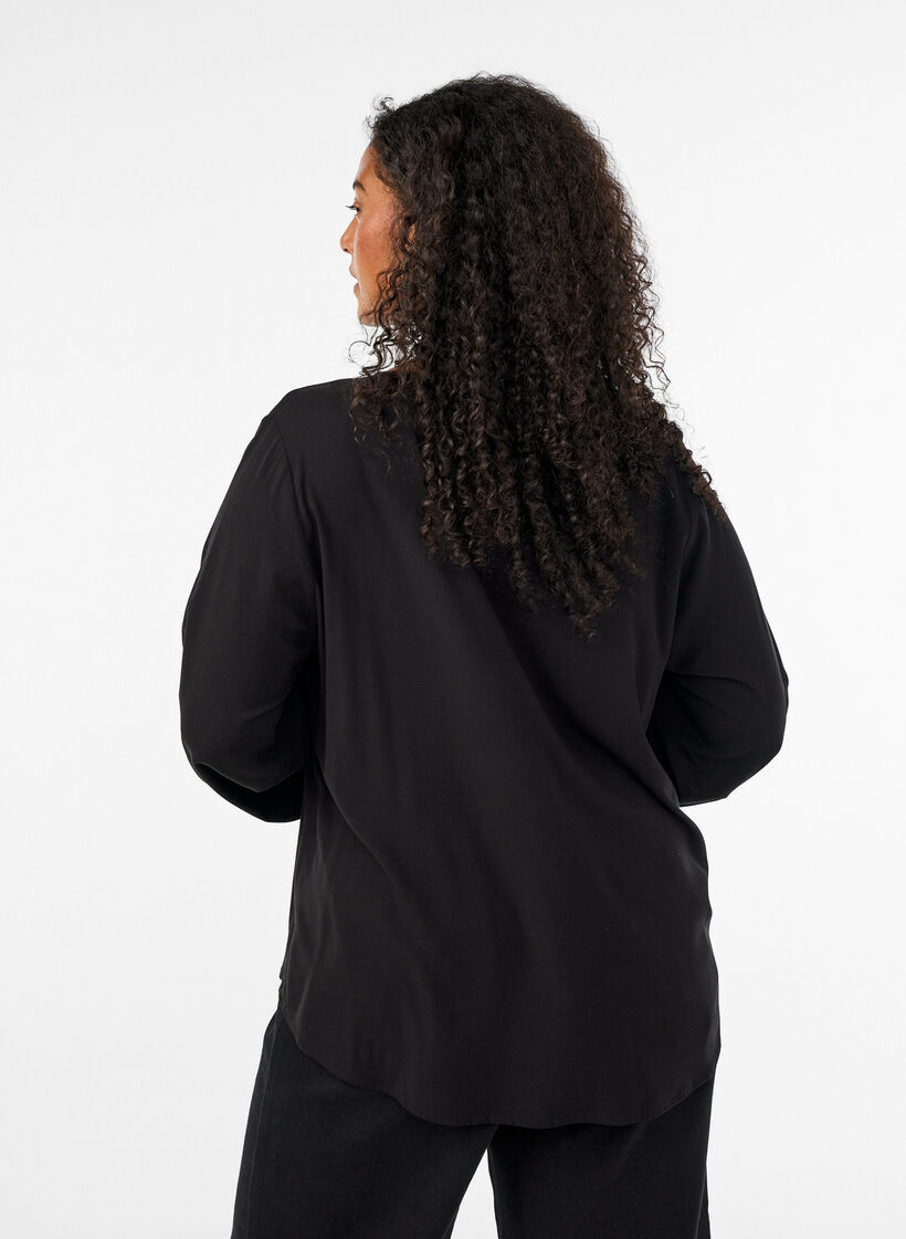 Blouse en viscose avec col en V et manches longues, Noir, Model image number 2
