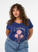T-shirt en coton avec imprim&eacute; sur le devant et col en V, Bleu, Model image number 0