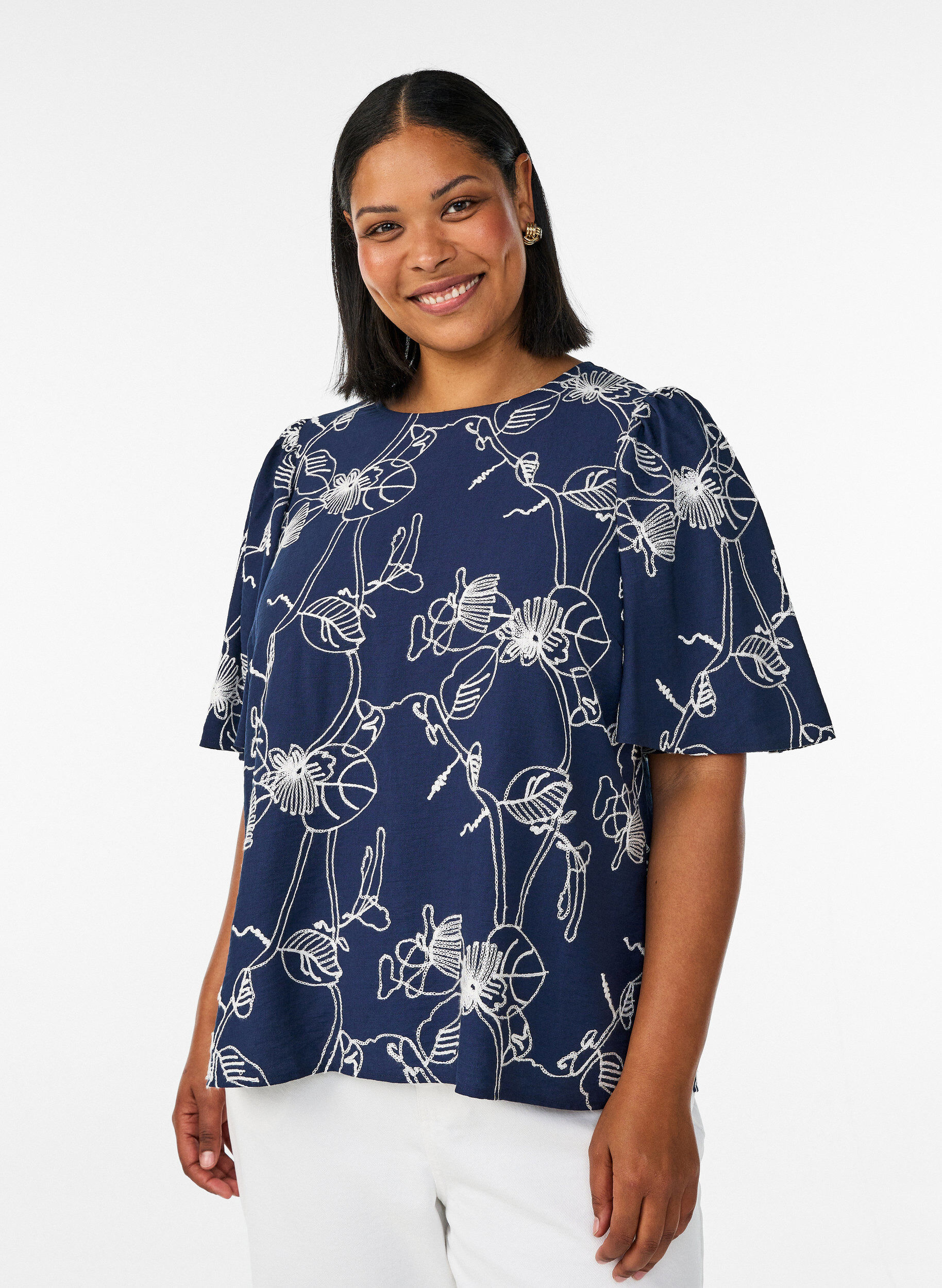 ZizziChemisier &agrave; manches courtes avec motif brod&eacute;, Bleu, Model image number 0