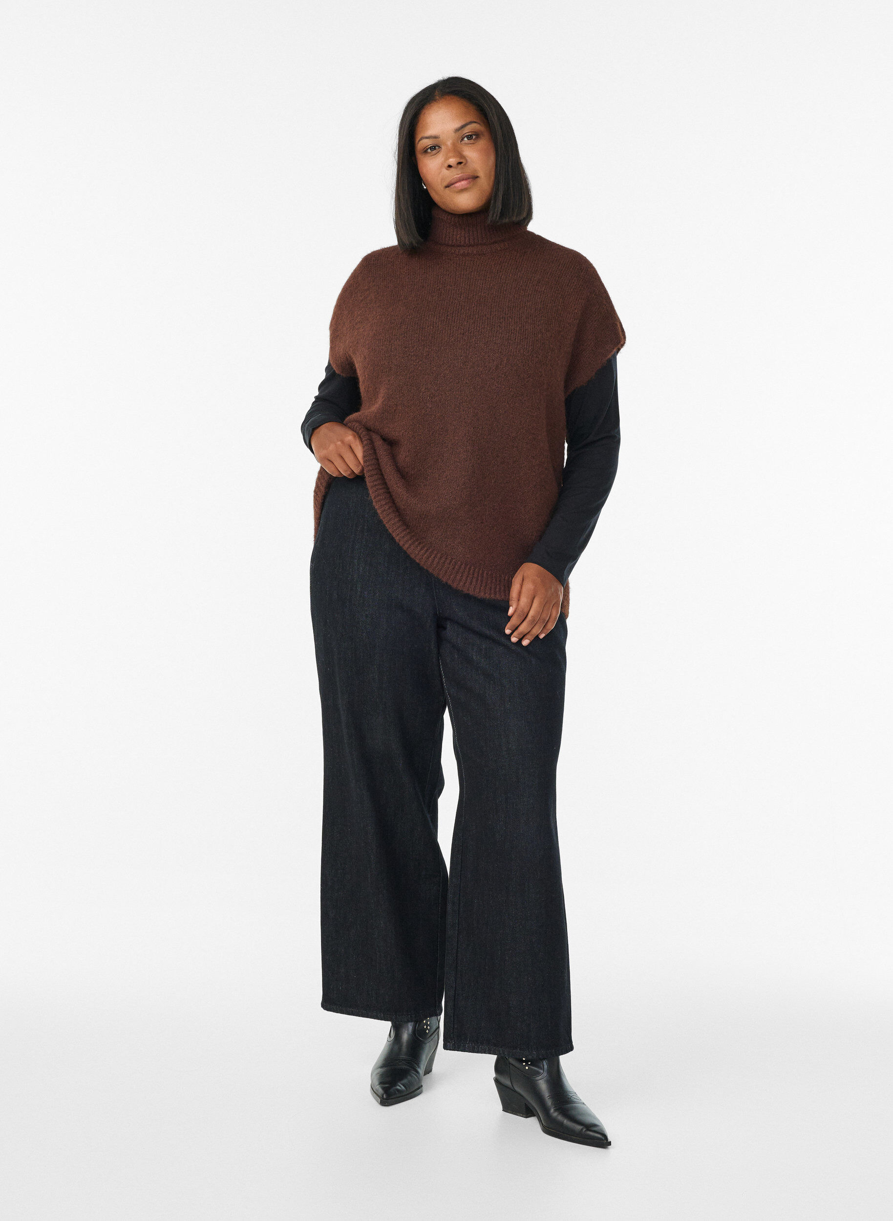 Zizzi Pull sans manches en maille &agrave; col roul&eacute;, Marron, Model image number 1