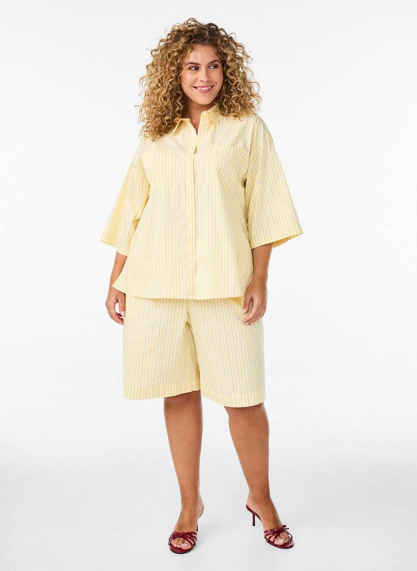 Short ample taille haute &agrave; rayures, Jaune clair, Model