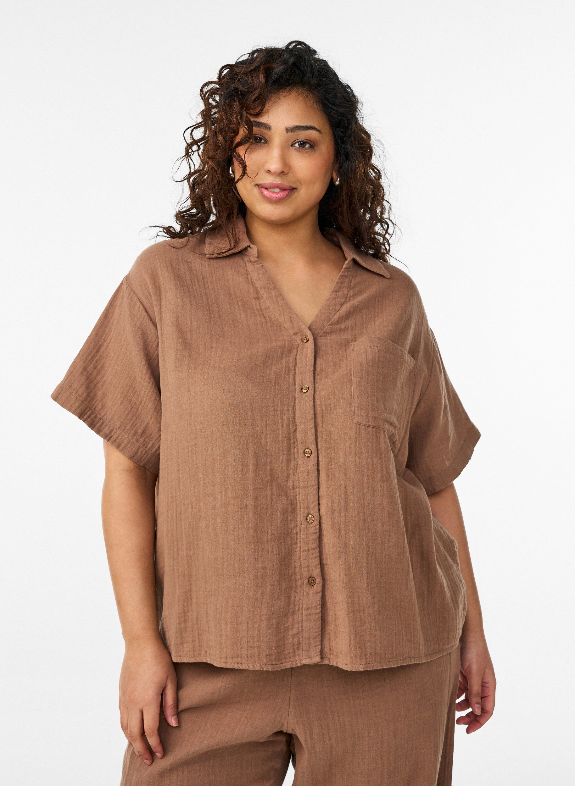 Blouse en mousseline de coton &agrave; manches courtes, Marron, Model