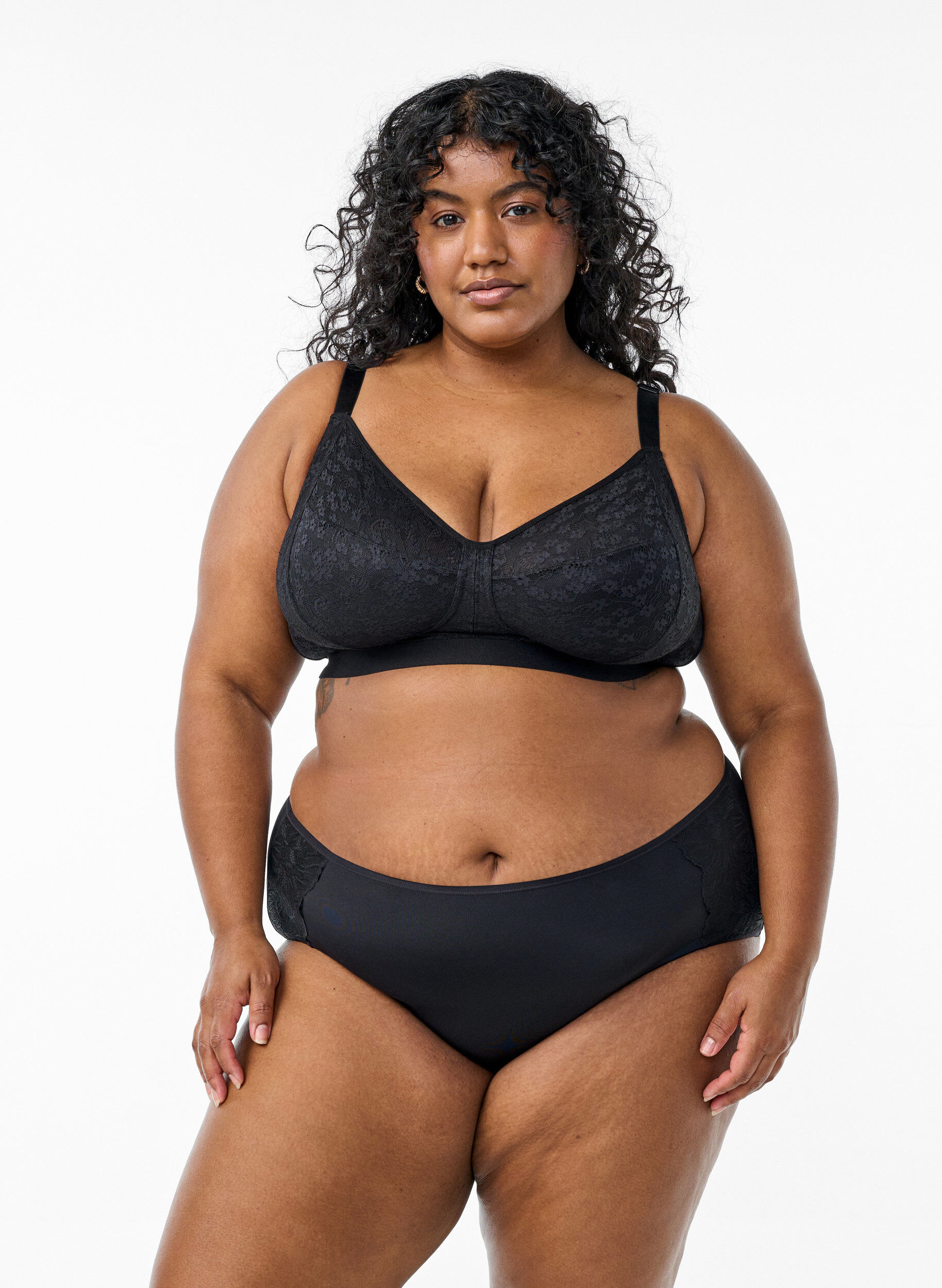 Zizzi Soutien-gorge triangle sans armatures en dentelle, Noir, Model image number 1