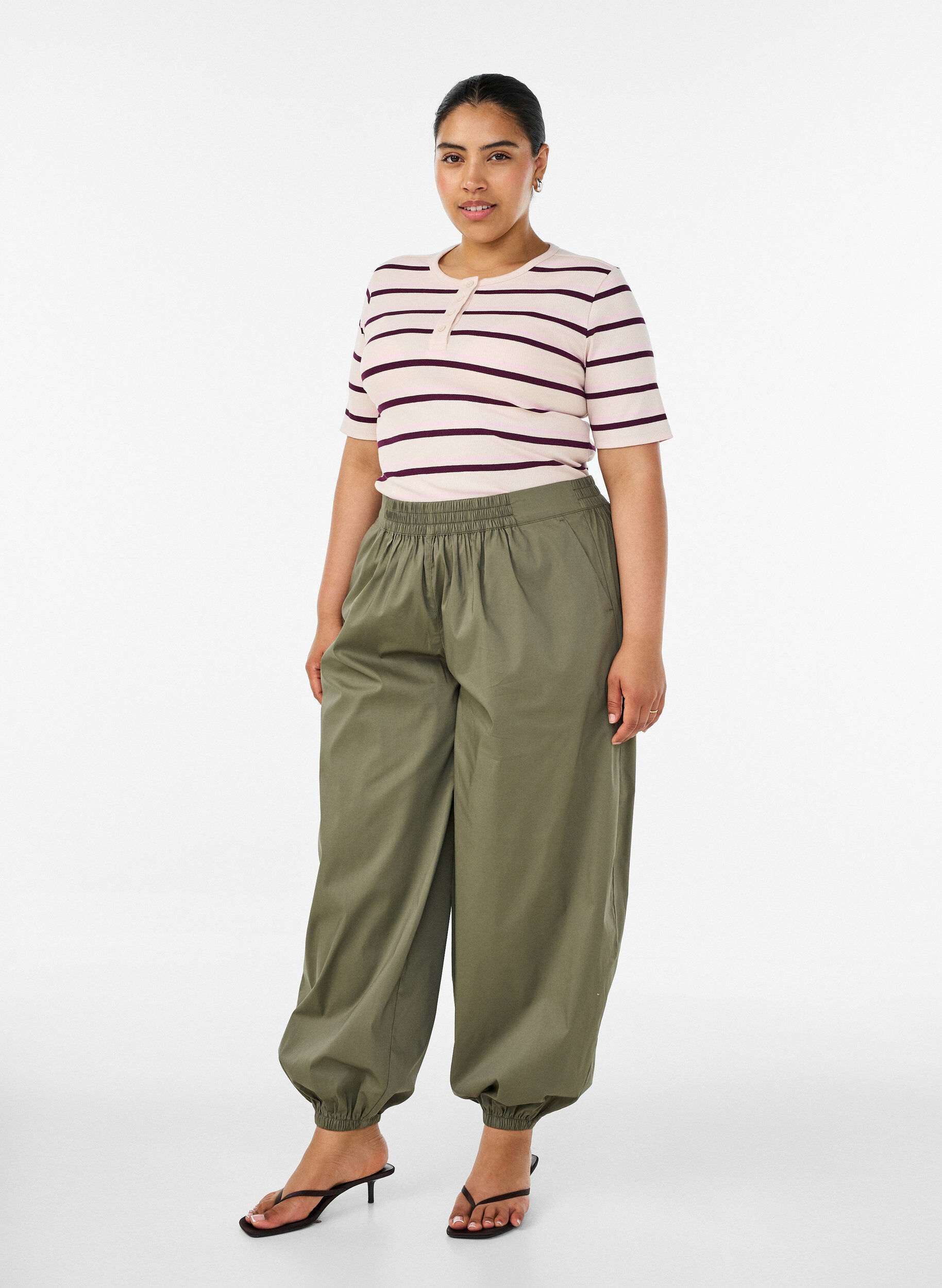 Pantalon ballon avec poches et ceinture &eacute;lastique, Vert Kaki, Model