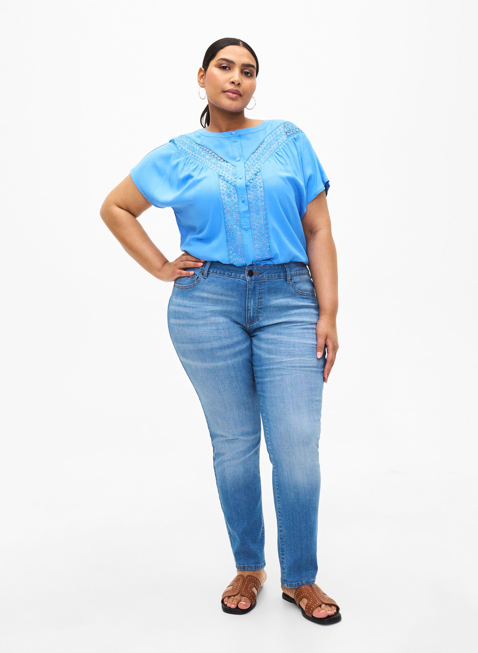 Zizzi Chemisier en viscose avec bordure en dentelle, Marina, Model image number 2