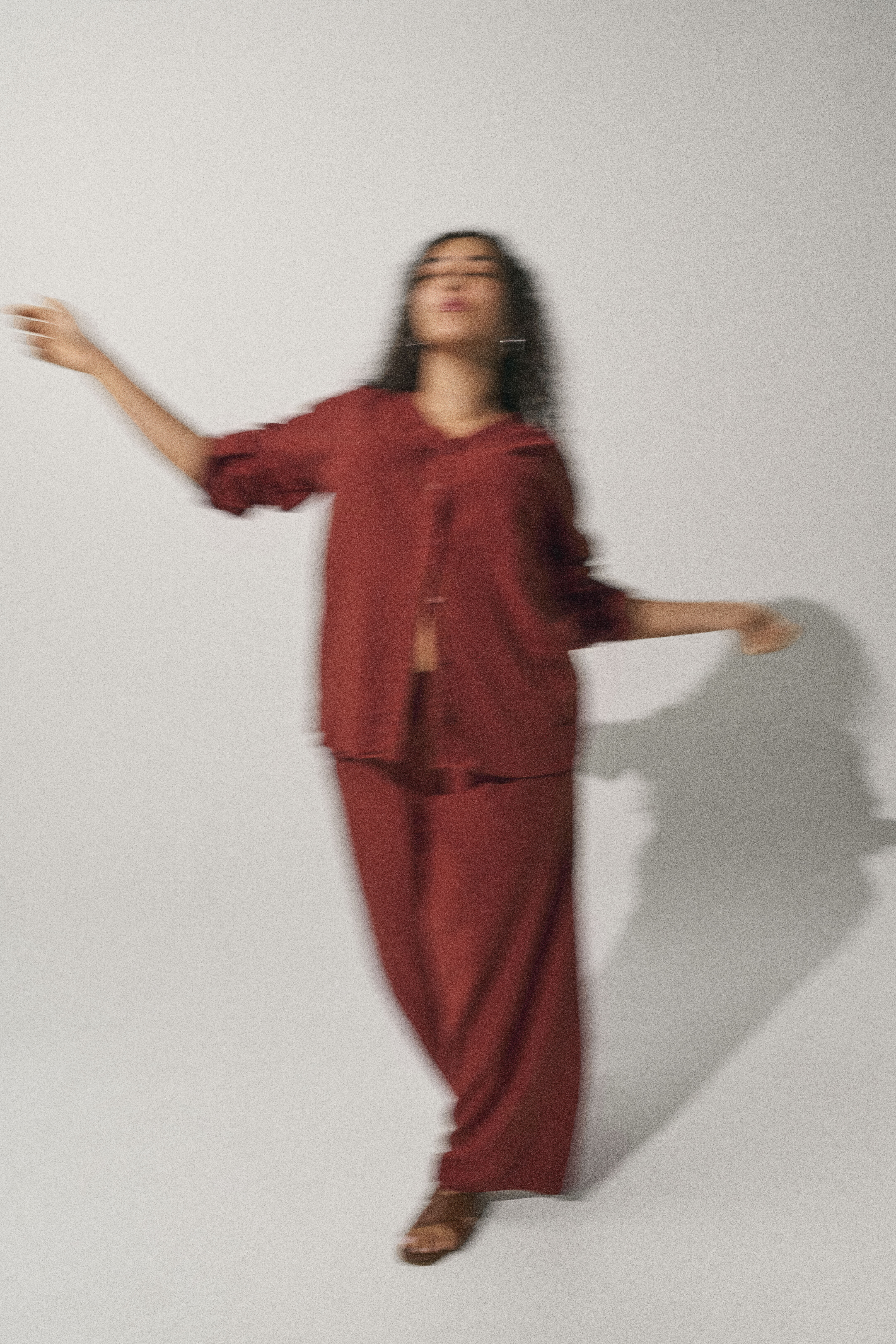 ZizziEnsemble en lin assorti, , Model