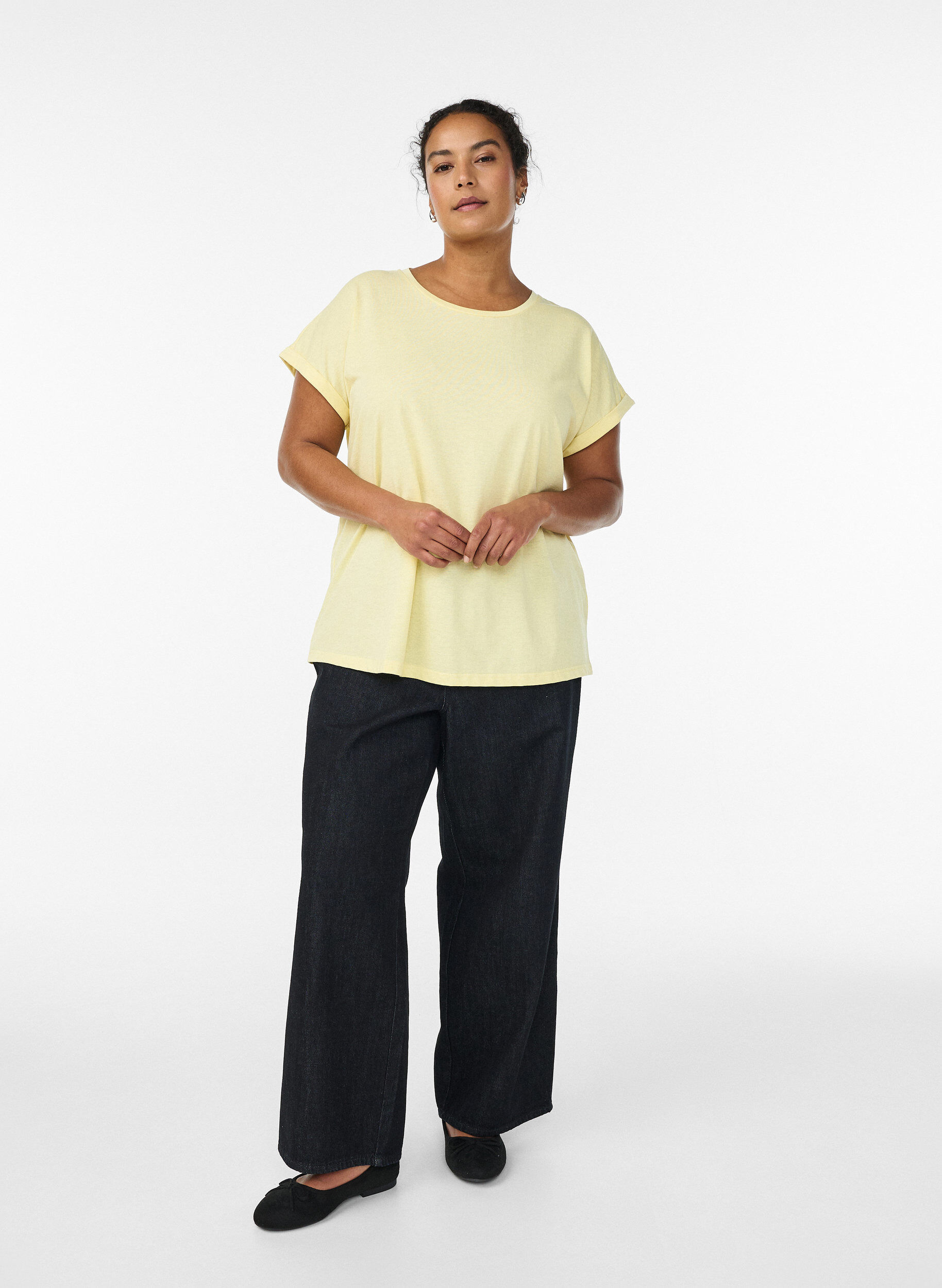 Zizzi T-shirt &agrave; manches courtes en m&eacute;lange de coton, Jaune clair, Model image number 1