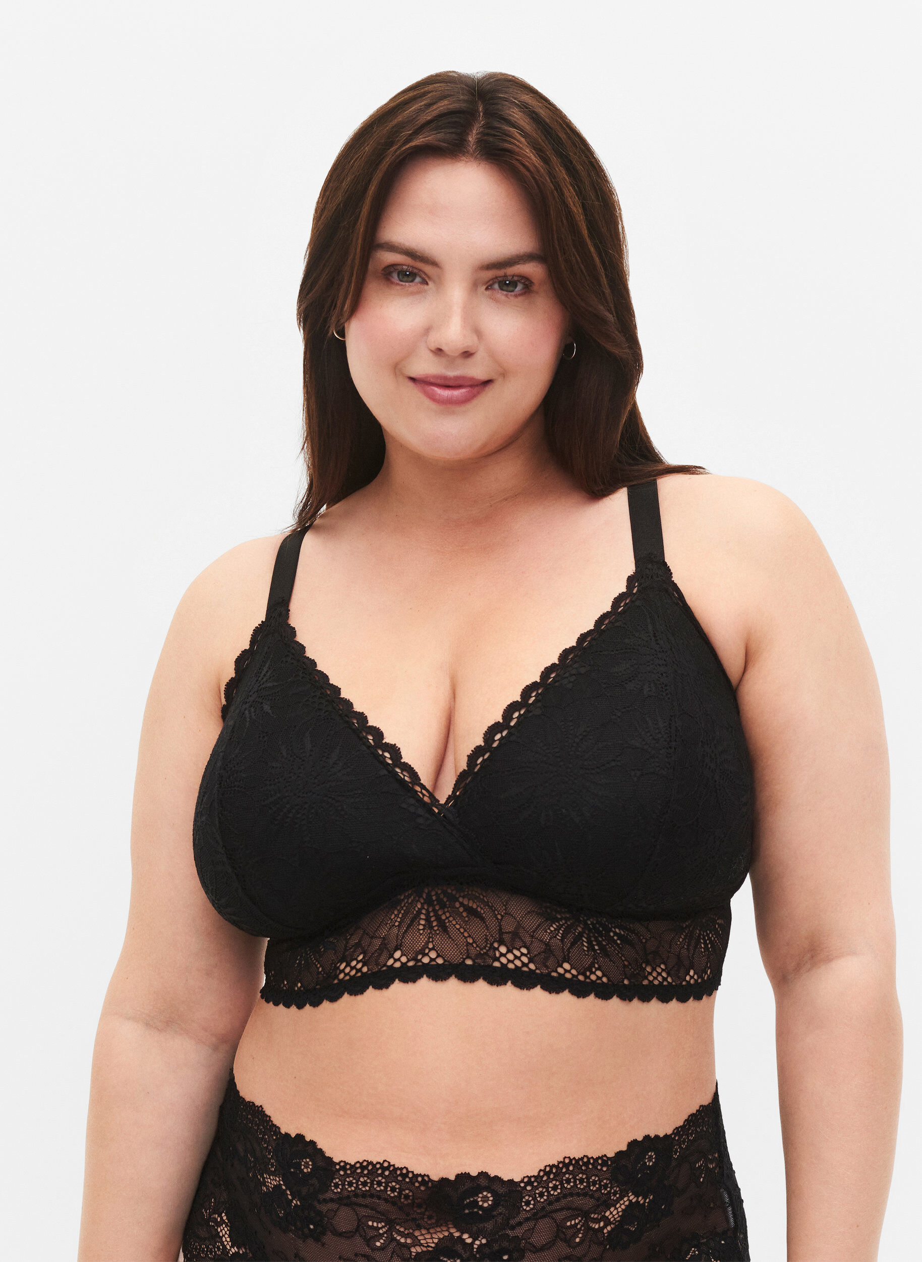 Zizzi Bralette en dentelle avec d&eacute;tail au dos, Black, Model image number 0