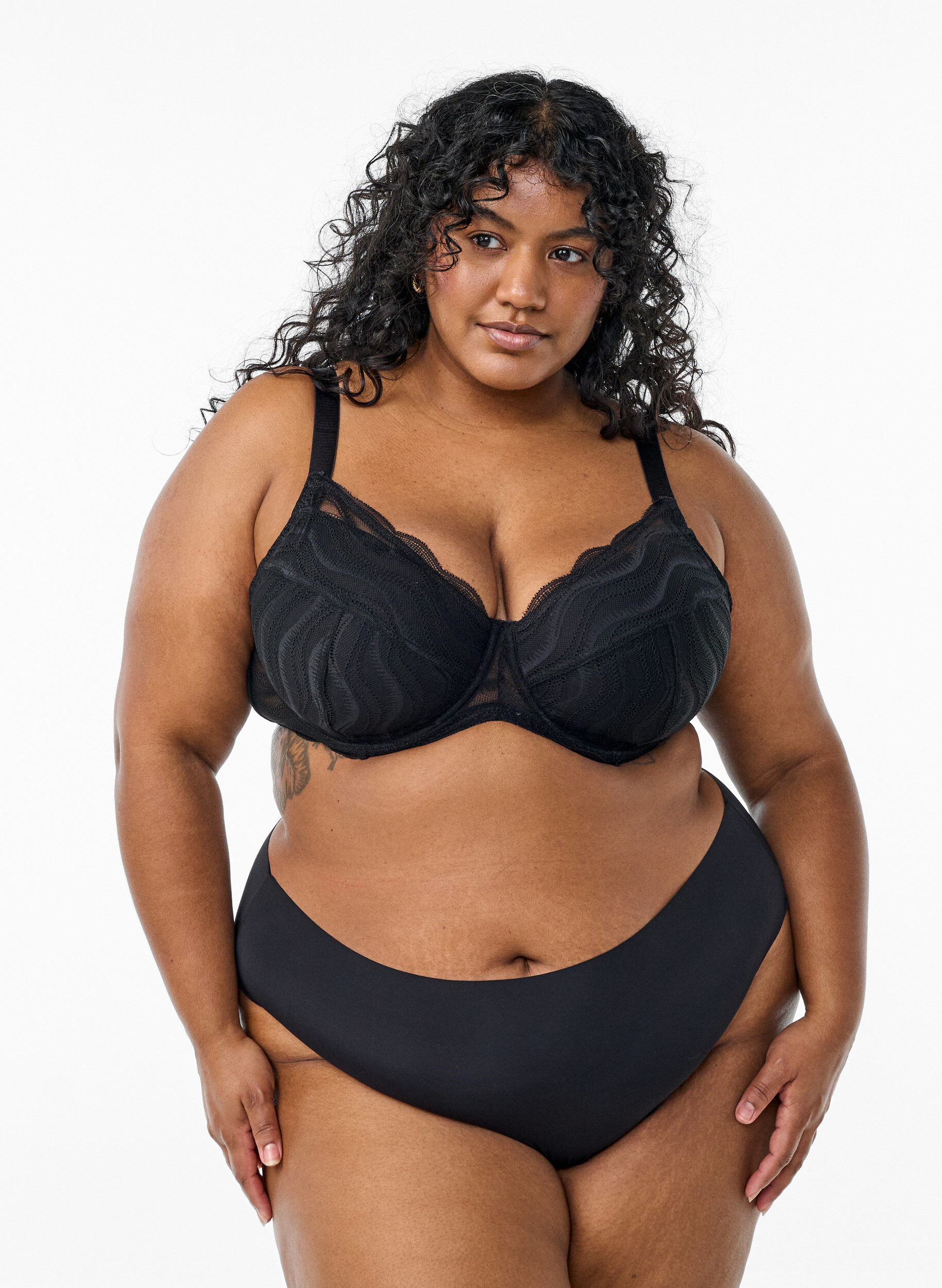 Zizzi Soutien-gorge rembourr&eacute; en dentelle, Noir, Model image number 1