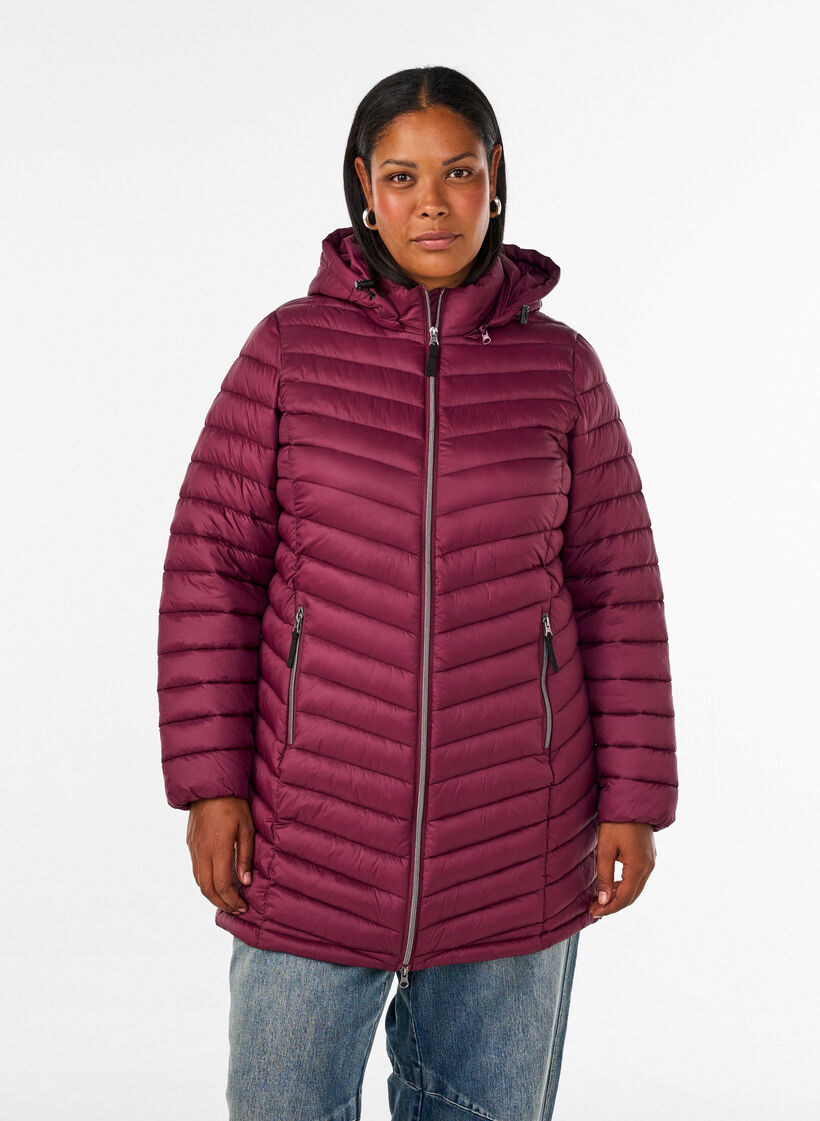 Veste l&eacute;g&egrave;re avec des poches et une capuche d&eacute;tachable, Bordeaux, Model image number 0