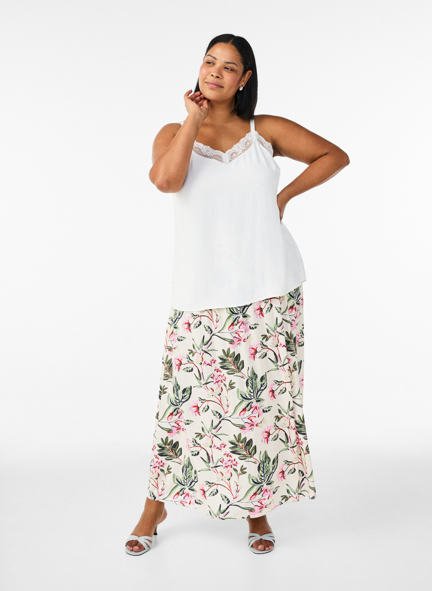 Jupe longue en viscose avec smocks, Vanille, Model