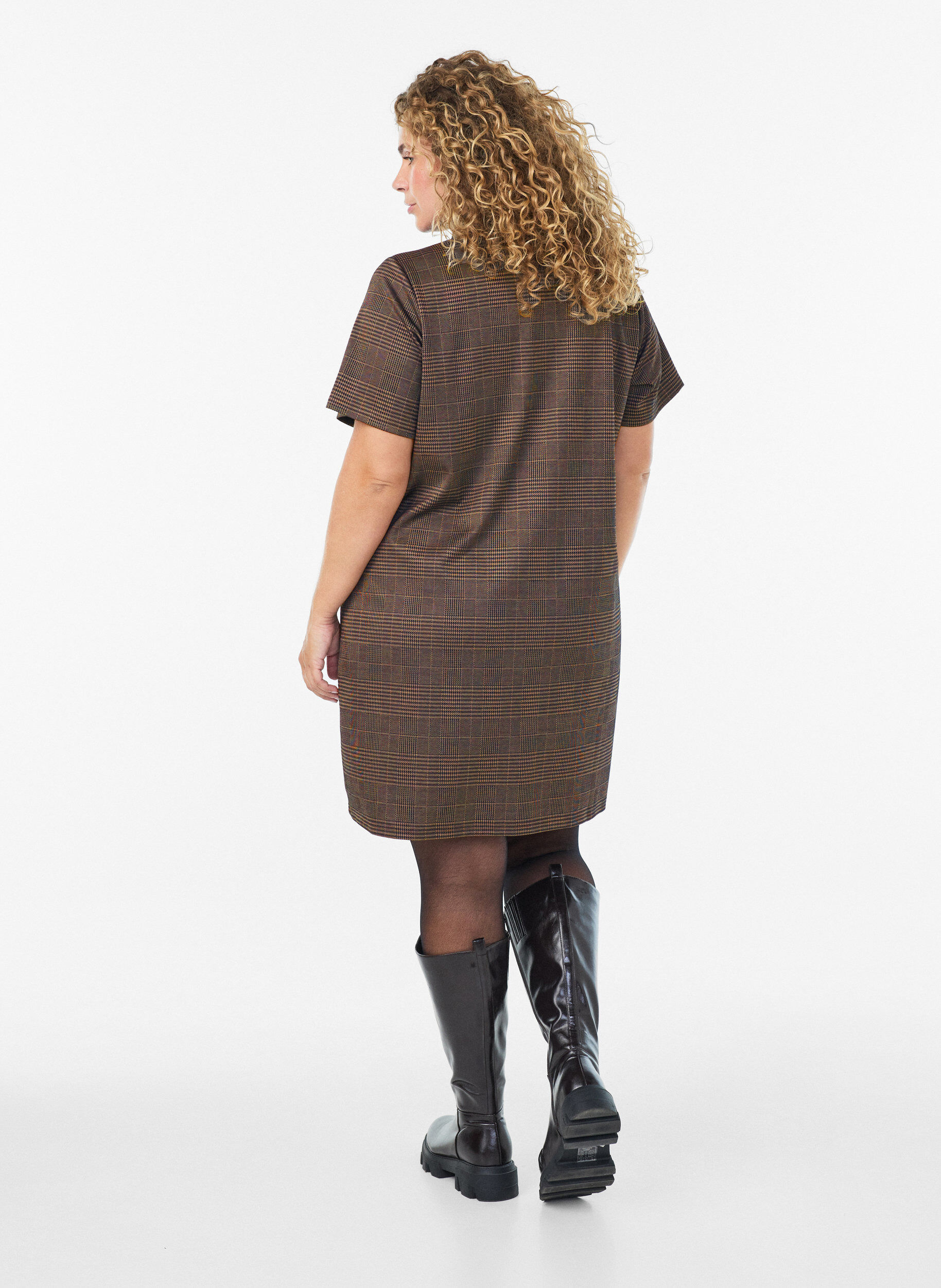 ZizziRobe courte &agrave; carreaux avec un col de chemise, Marron, Model image number 2