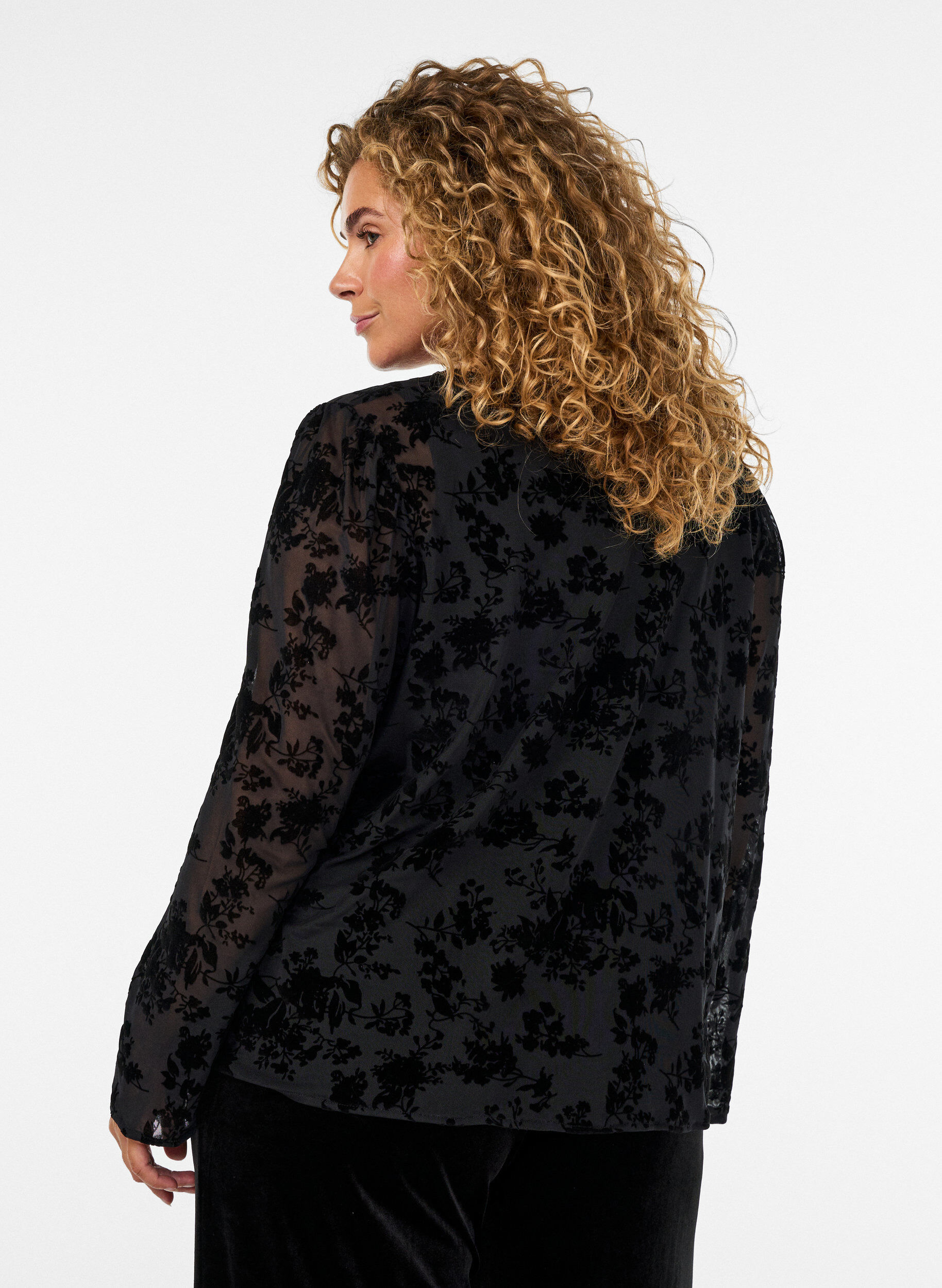 ZizziBlouse en maille ouverte devant avec motif floral, Noir, Model image number 2