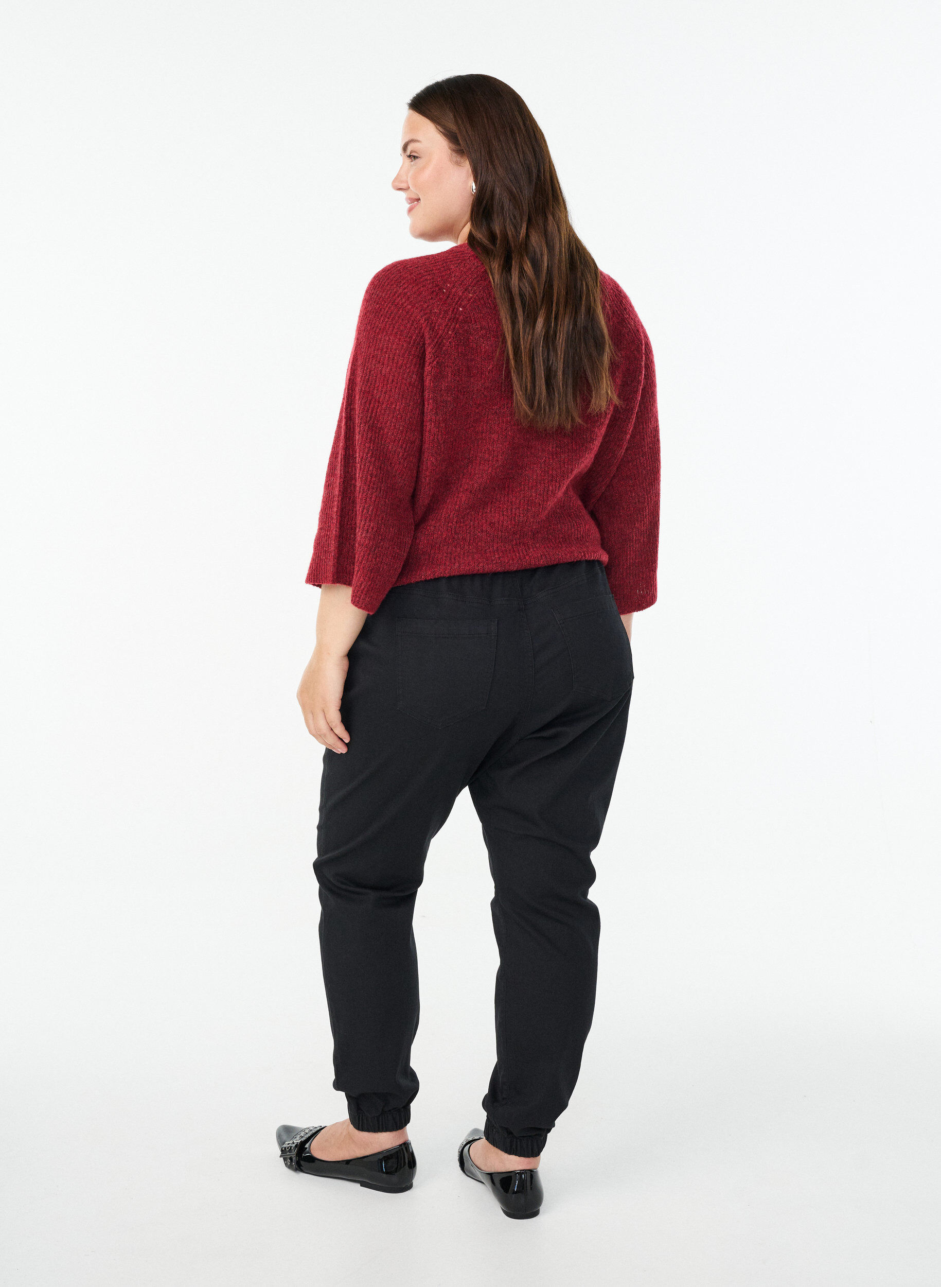 Zizzi Pantalon de jogging en denim avec des poches, Noir, Model image number 1