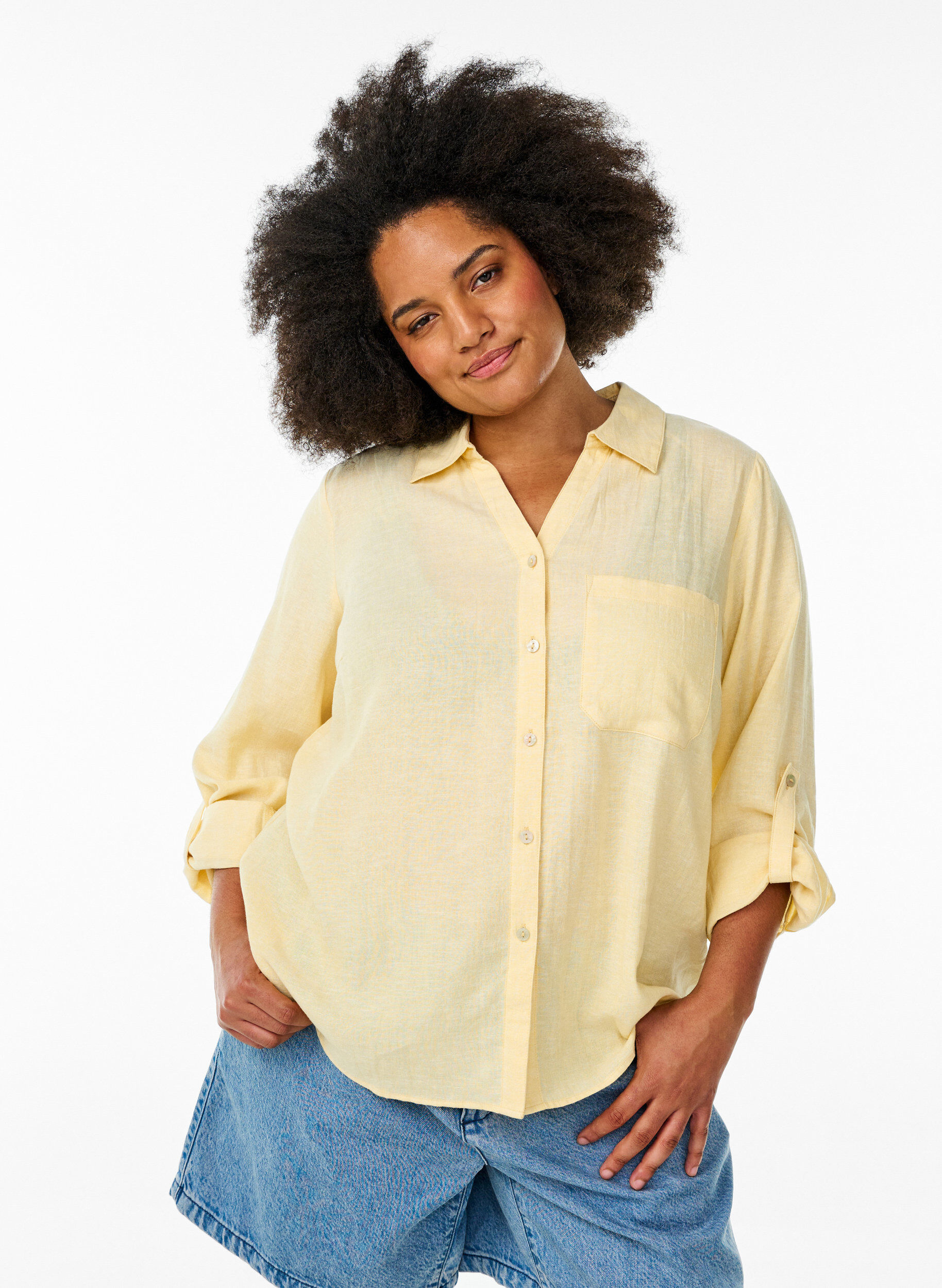 Zizzi Chemise en lin et viscose avec manches 3/4, Jaune clair, Model image number 0