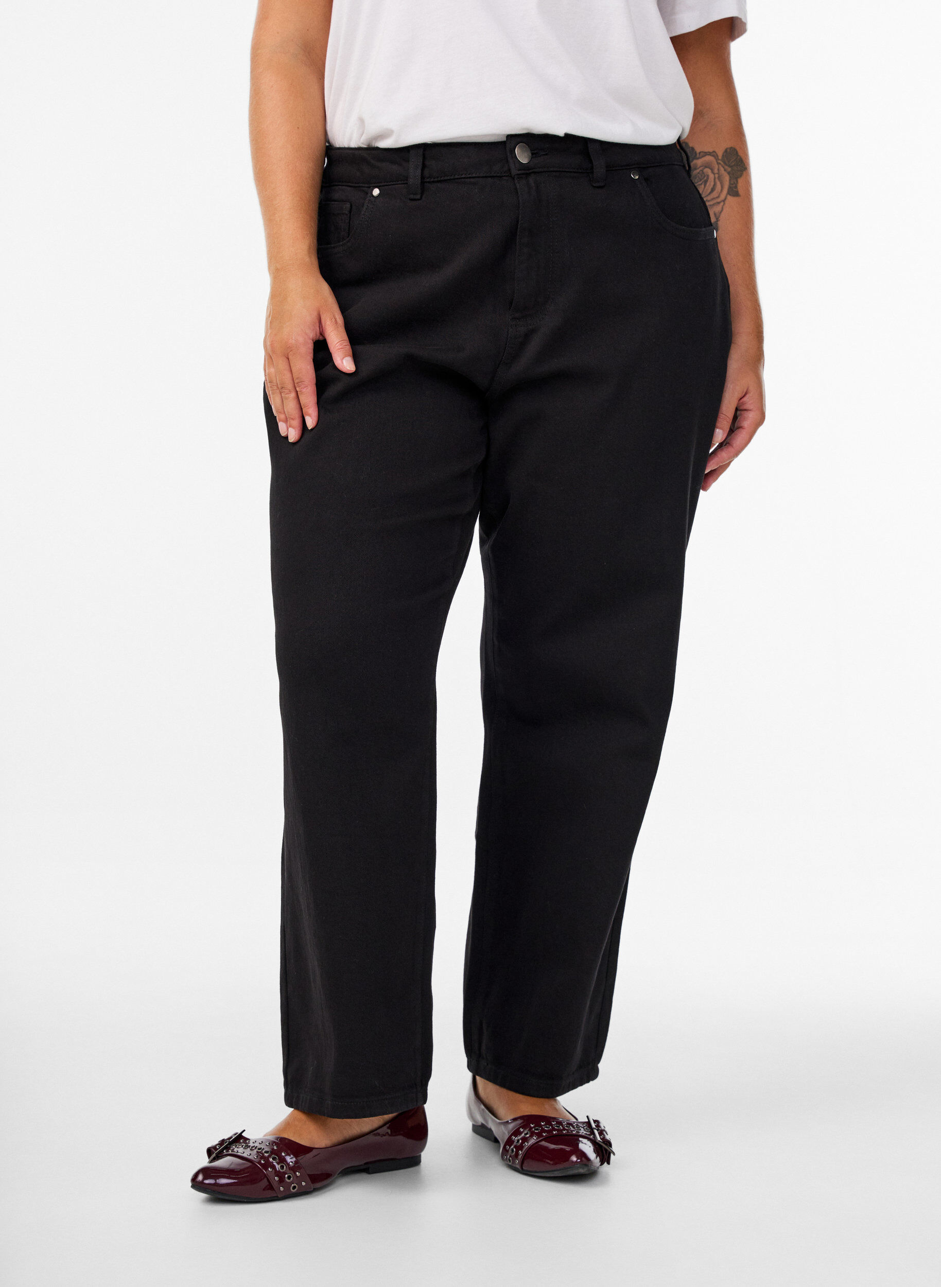 Zizzi Jean ample avec longueur raccourcie, Noir, Model image number 2