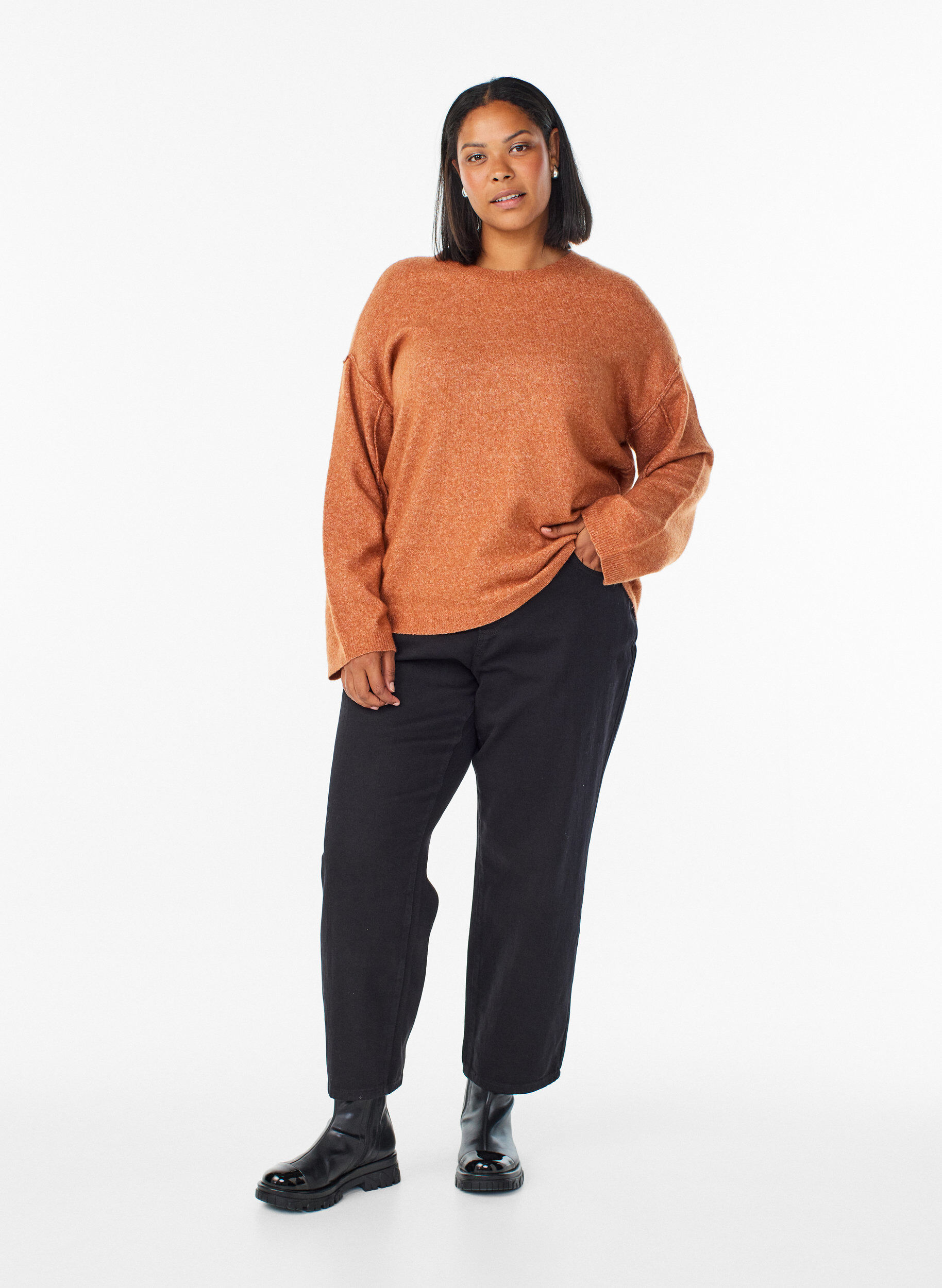 Zizzi Pull ample en maille avec coutures apparentes, Orange fonc&eacute;, Model image number 1