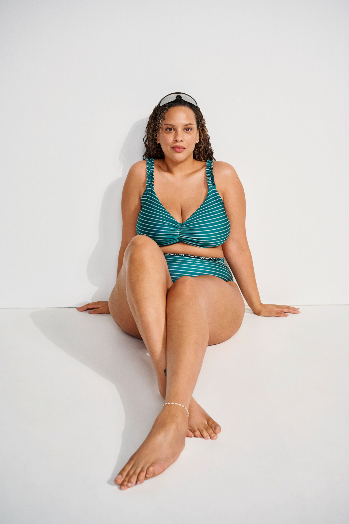 Bikini ray&eacute;, , Model