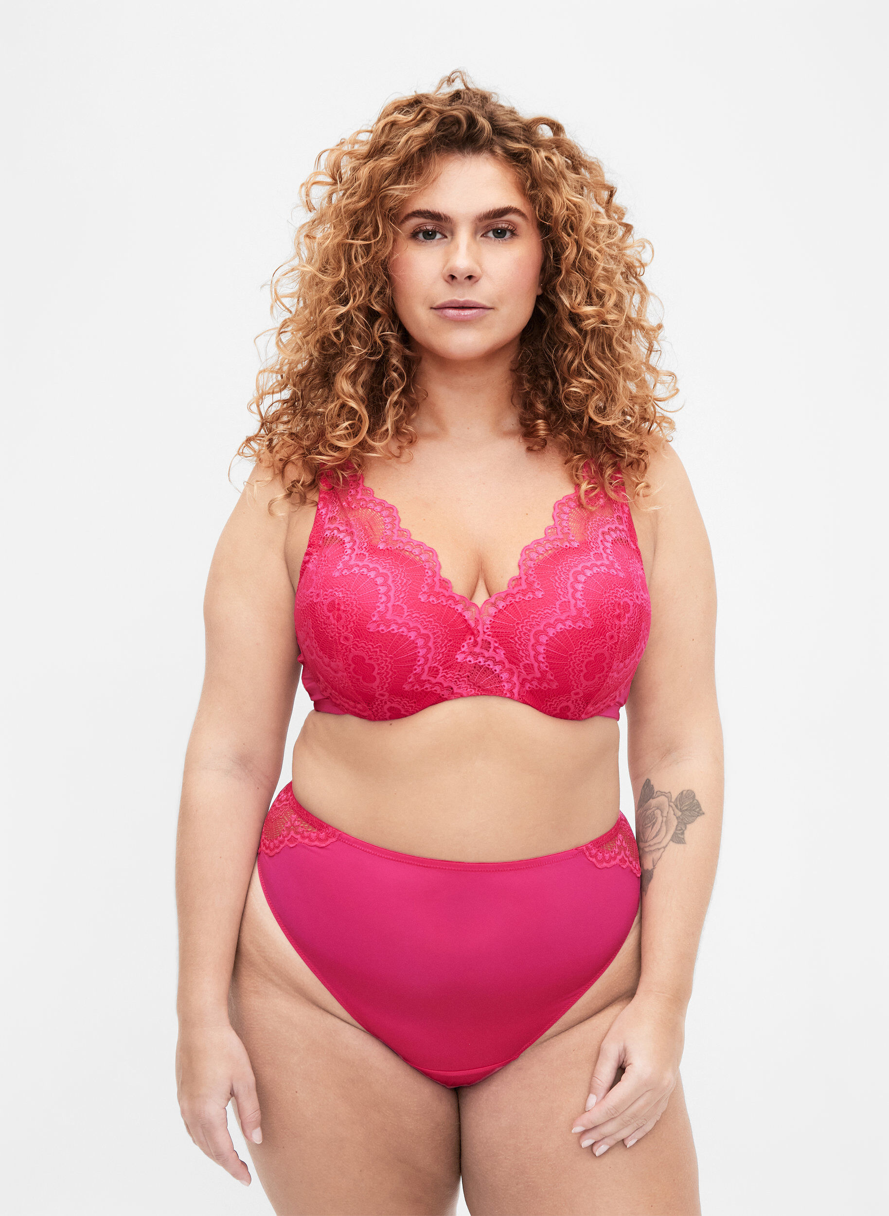 Zizzi Culotte br&eacute;silienne en dentelle avec taille r&eacute;guli&egrave;re, Rose, Model image number 0
