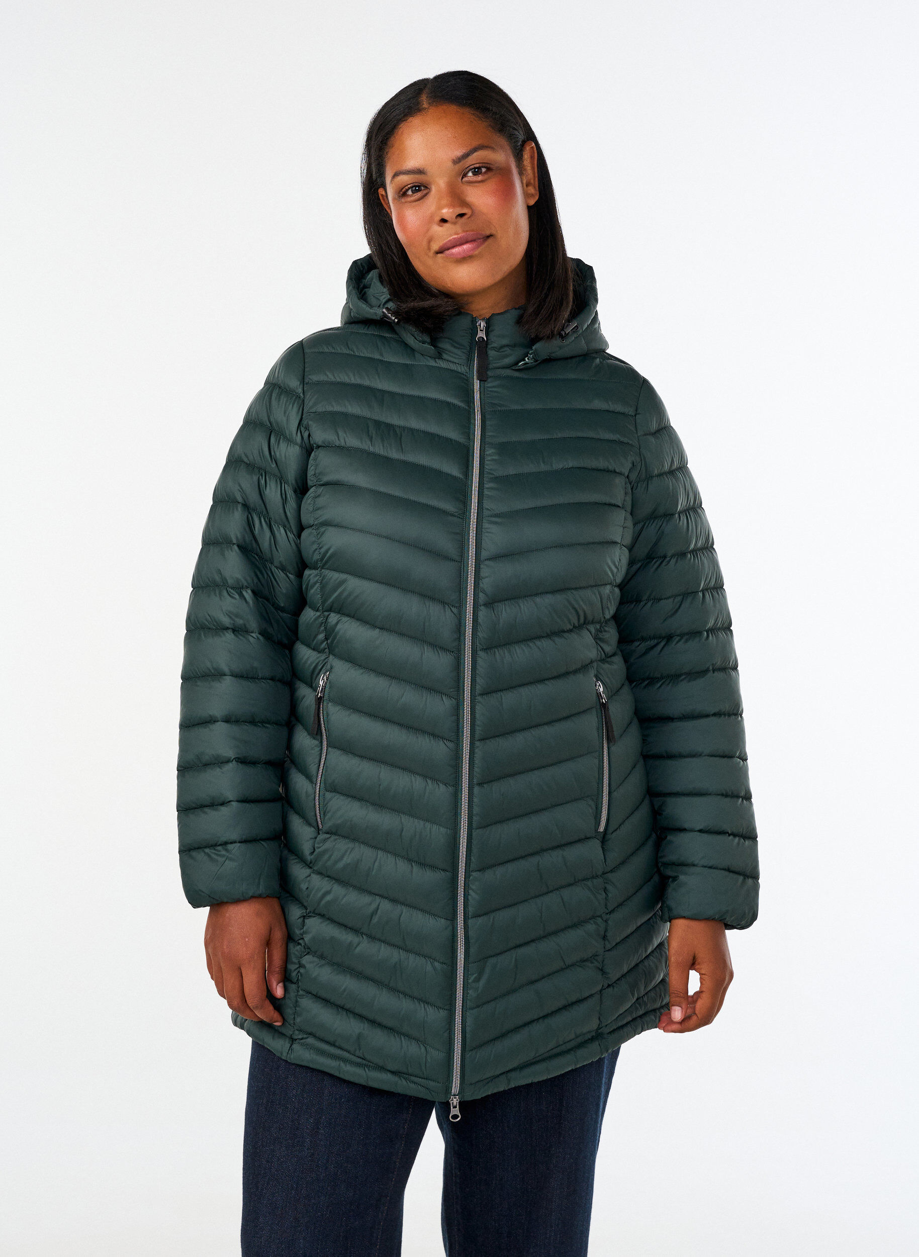 Veste l&eacute;g&egrave;re avec des poches et une capuche d&eacute;tachable, Vert fonc&eacute;, Model