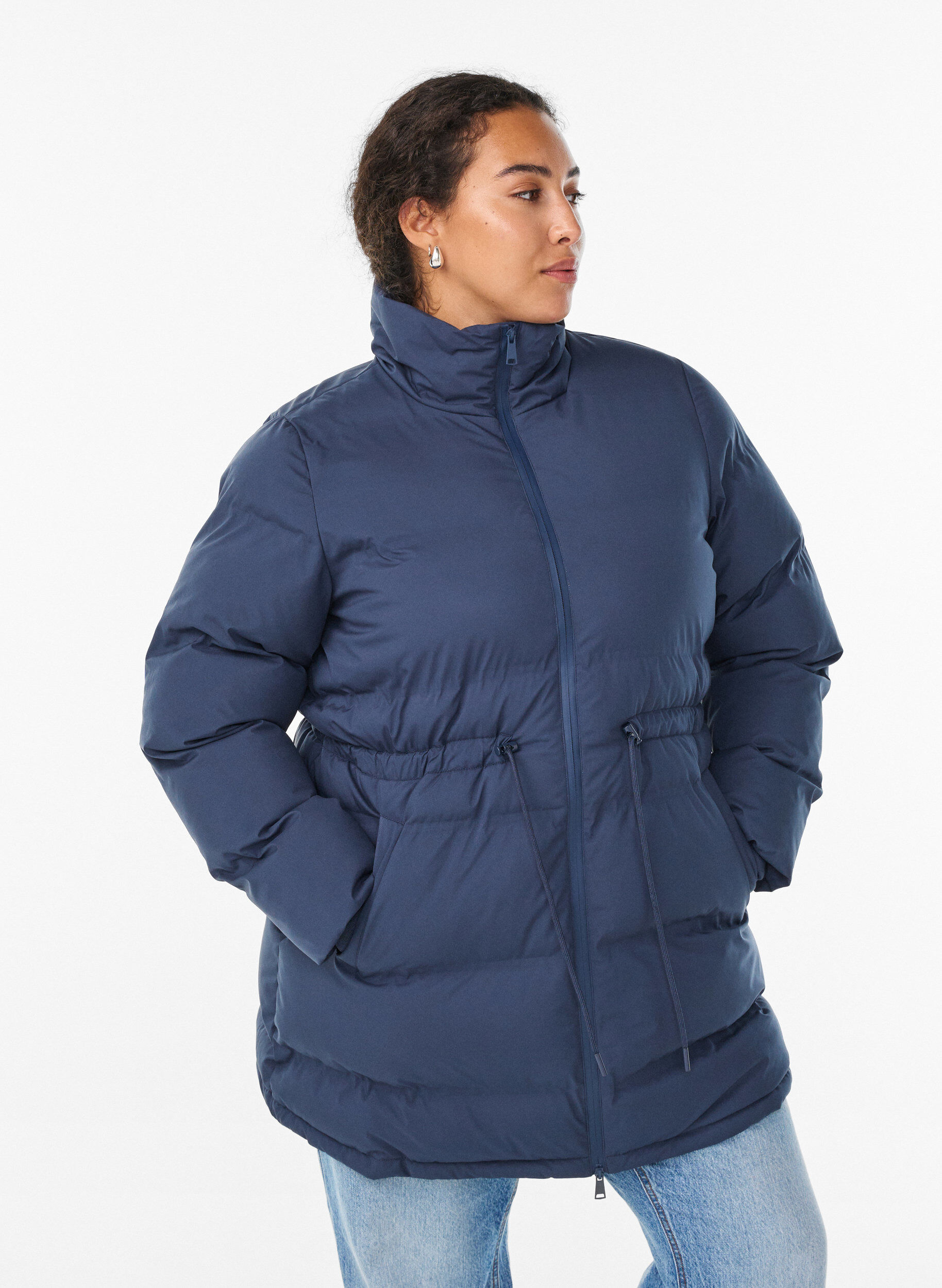 Doudoune mi-longue avec taille ajustable, Bleu, Model