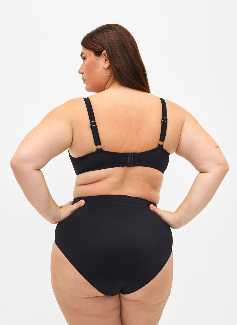 Haut de bikini à armatures et détails plissés, Black, Model image number 1