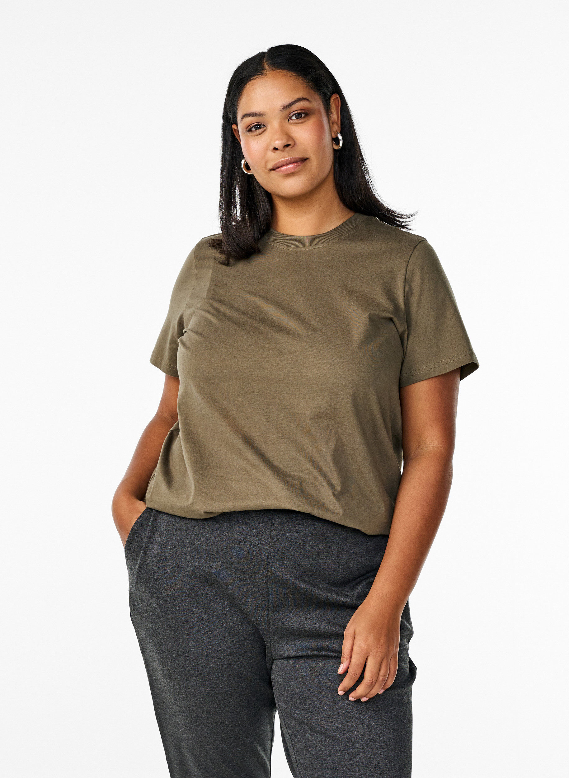 T-shirt basique en coton &agrave; col rond, Vert fonc&eacute;, Model
