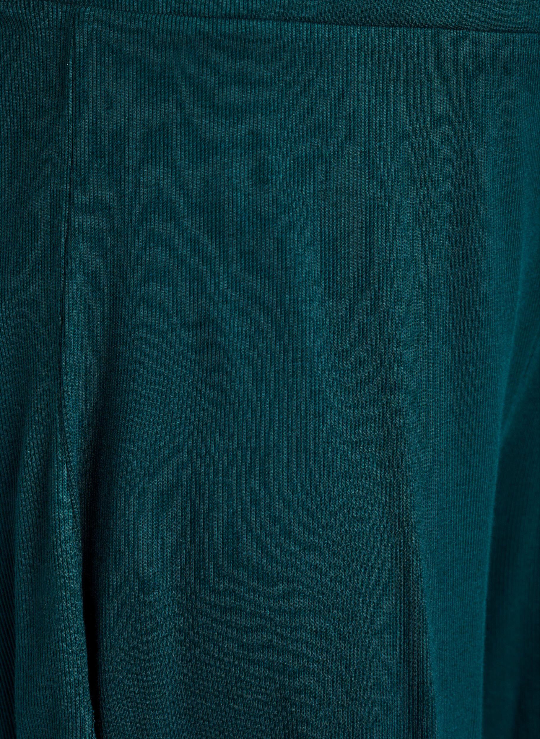 Zizzi Short de nuit ample &agrave; texture c&ocirc;tel&eacute;e et bordure en dentelle, Vert, Packshot image number 2