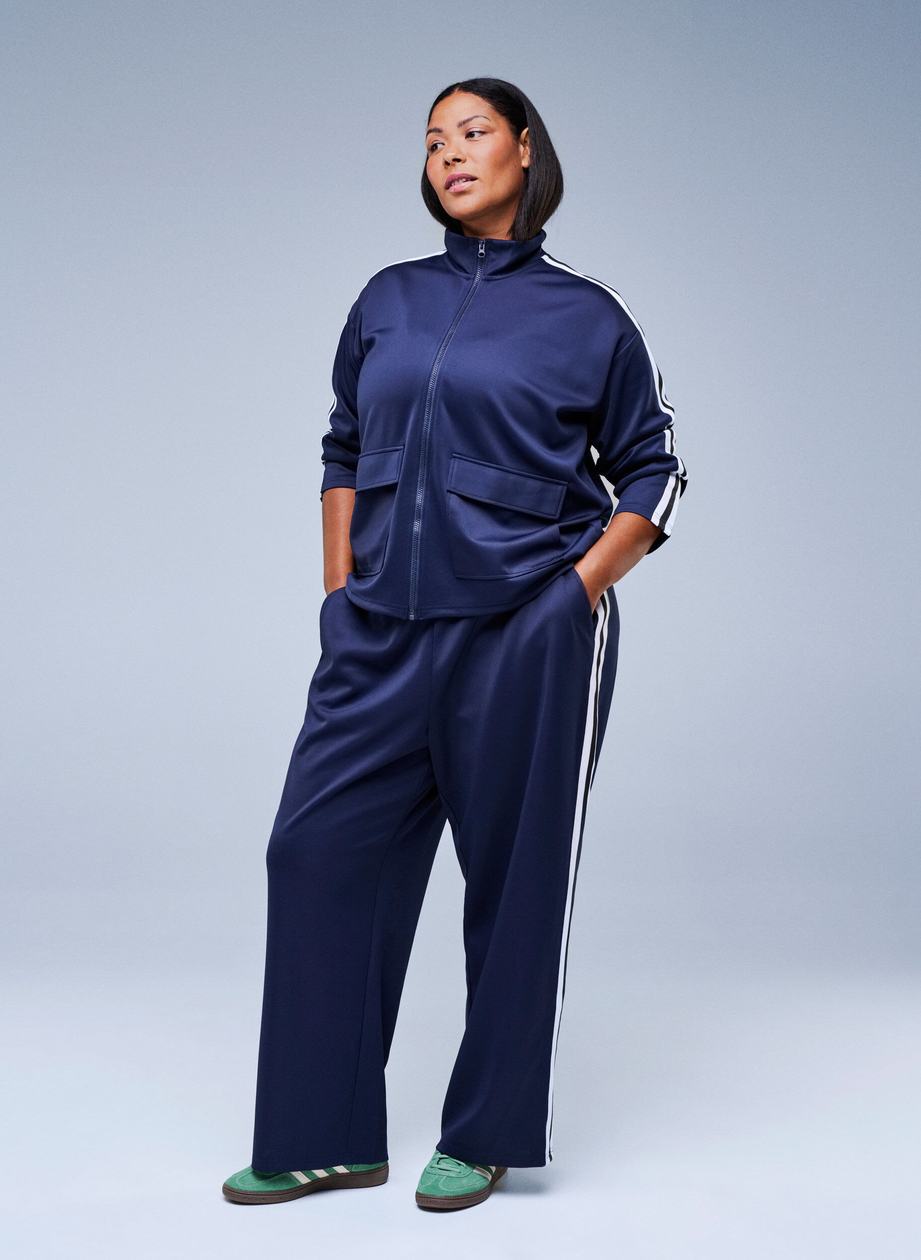 Pantalon de surv&ecirc;tement taille haute &agrave; bandes sportives