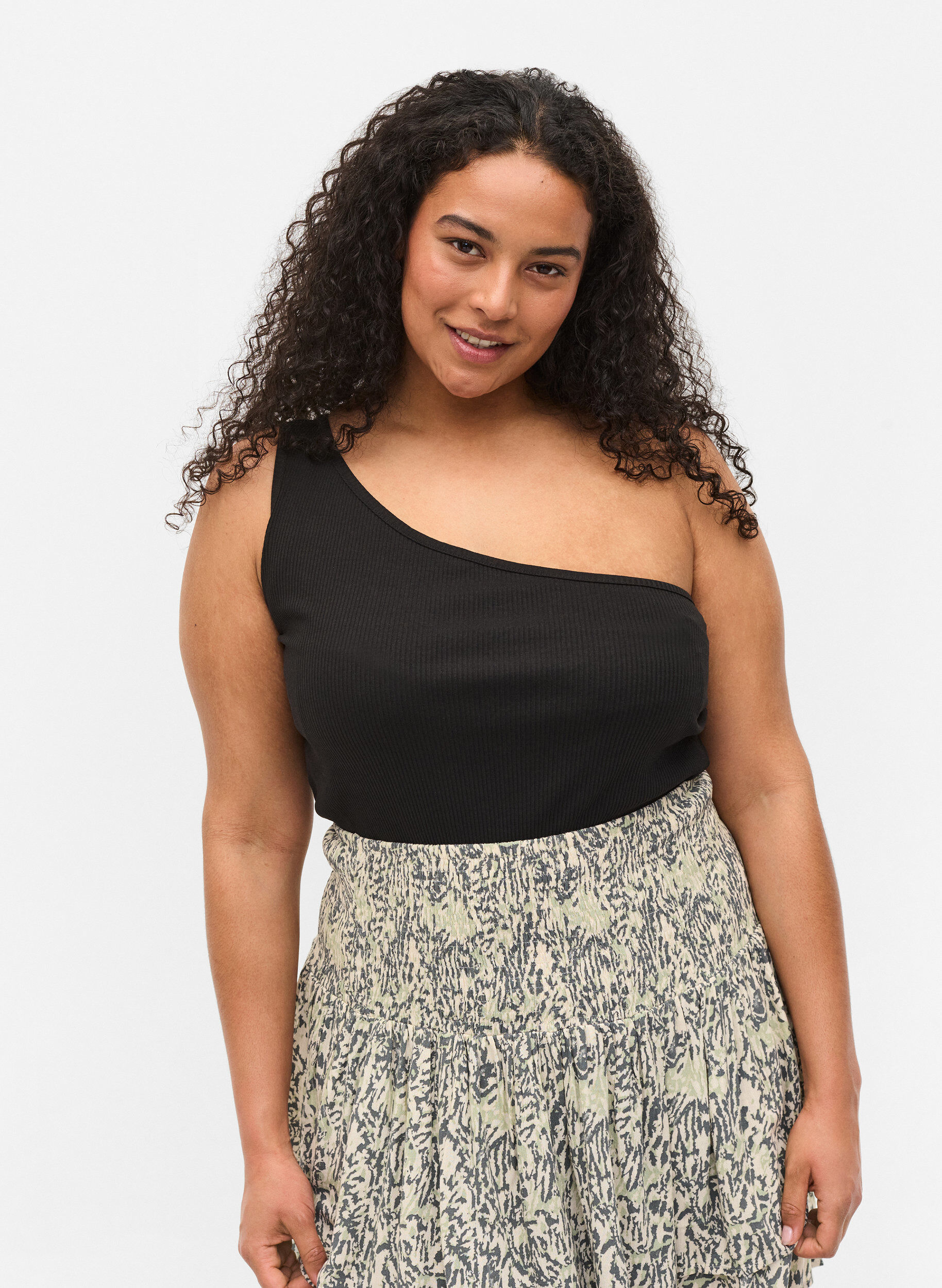 Zizzi Top asym&eacute;trique en coton, Black, Model image number 0