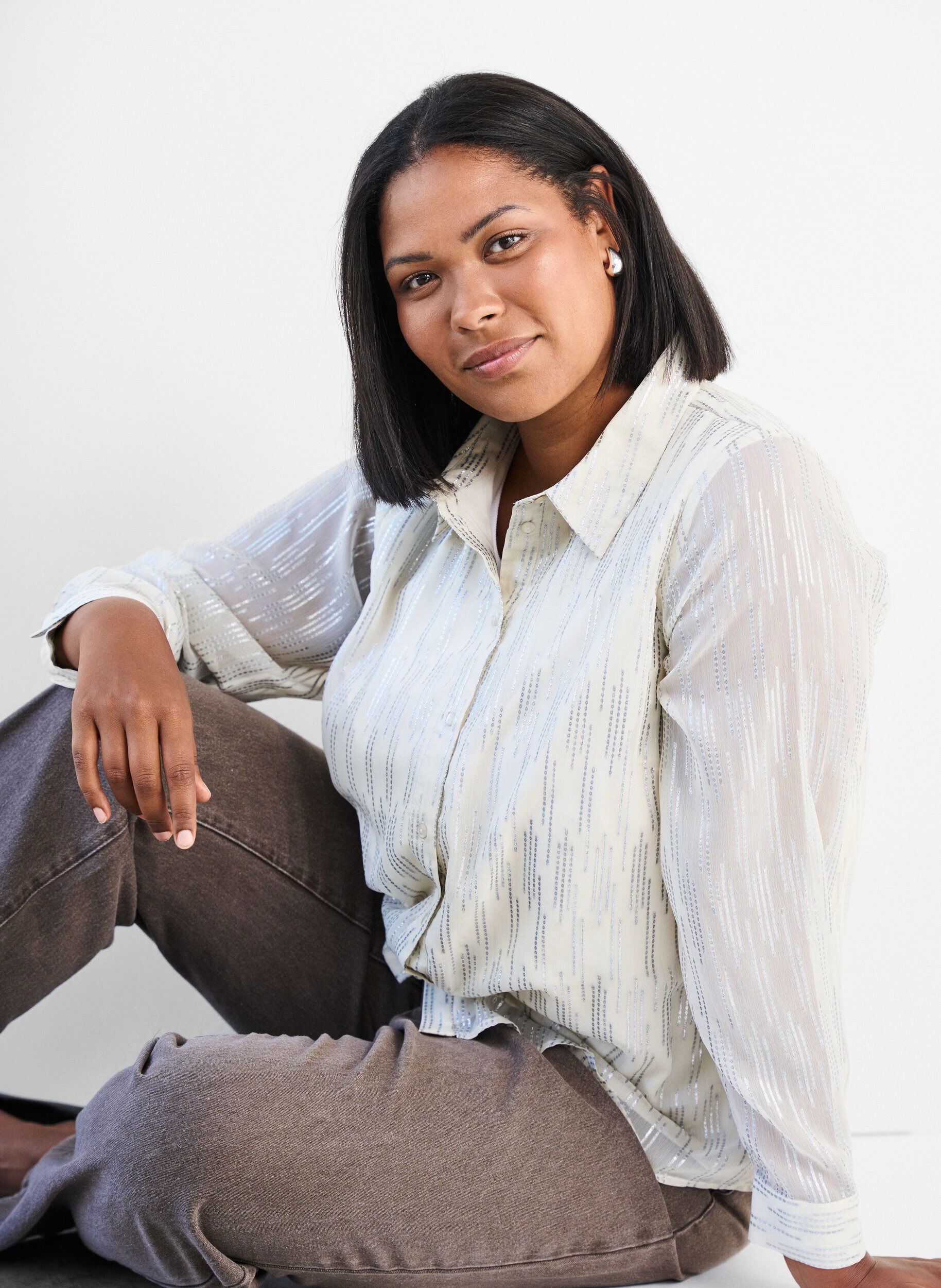 Zizzi Chemise &agrave; motif paillet&eacute;, Vanille, Model image number 3