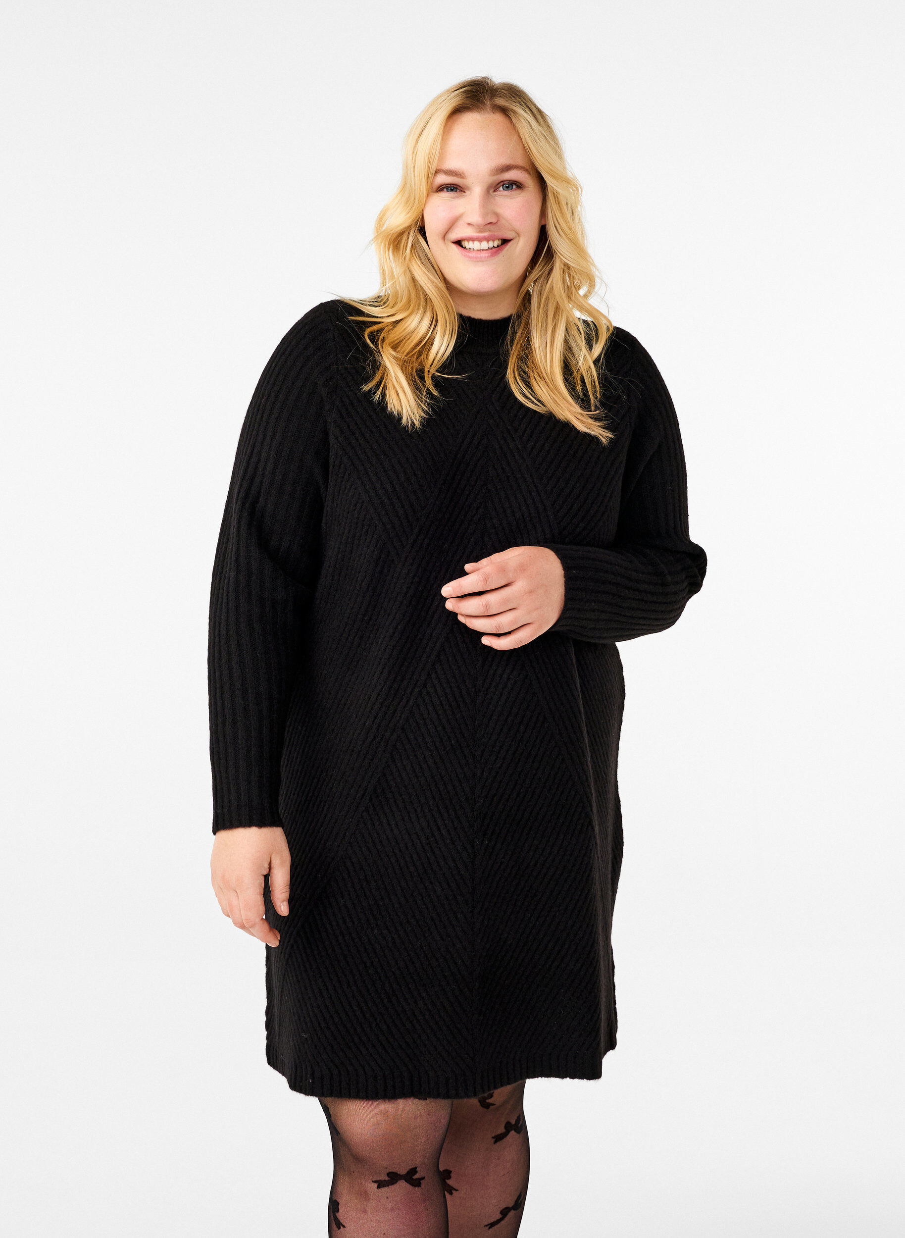 Zizzi Robe courte c&ocirc;tel&eacute;e &agrave; col rond, Black, Model image number 0