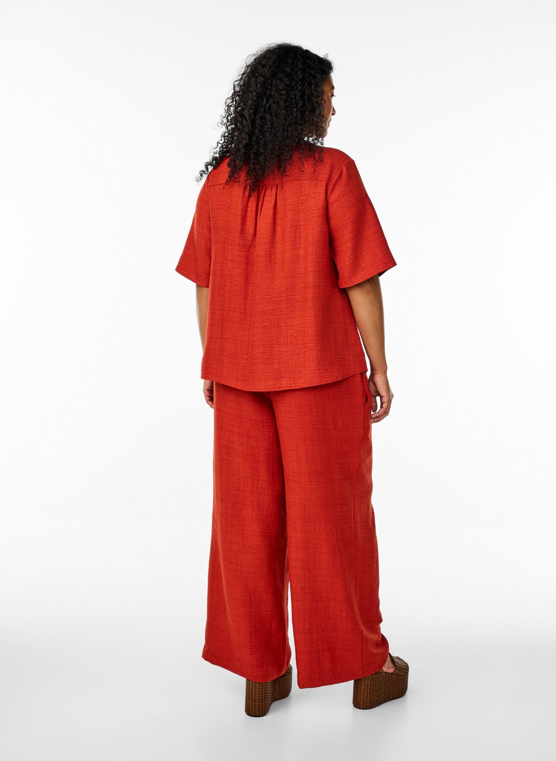 Zizzi Pantalon ample avec ceinture &eacute;lastique et poches, Rouge, Model image number 1