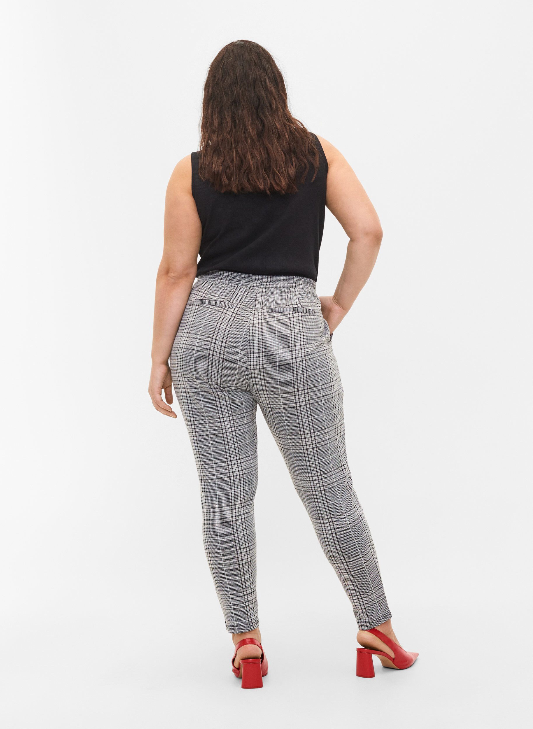 Zizzi Pantalon court Maddison &agrave; carreaux, Black Check, Model image number 1