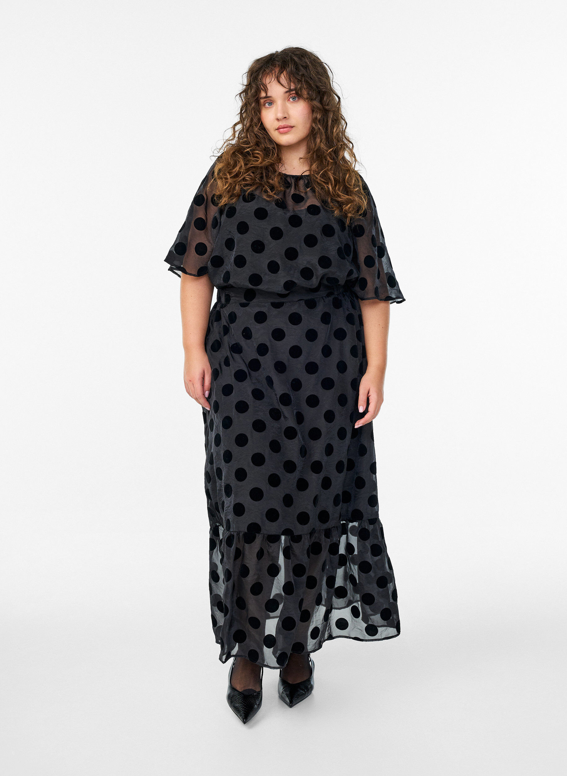 Zizzi Blouse de soir&eacute;e aspect organza &agrave; pois en velours, Noir, Model image number 1