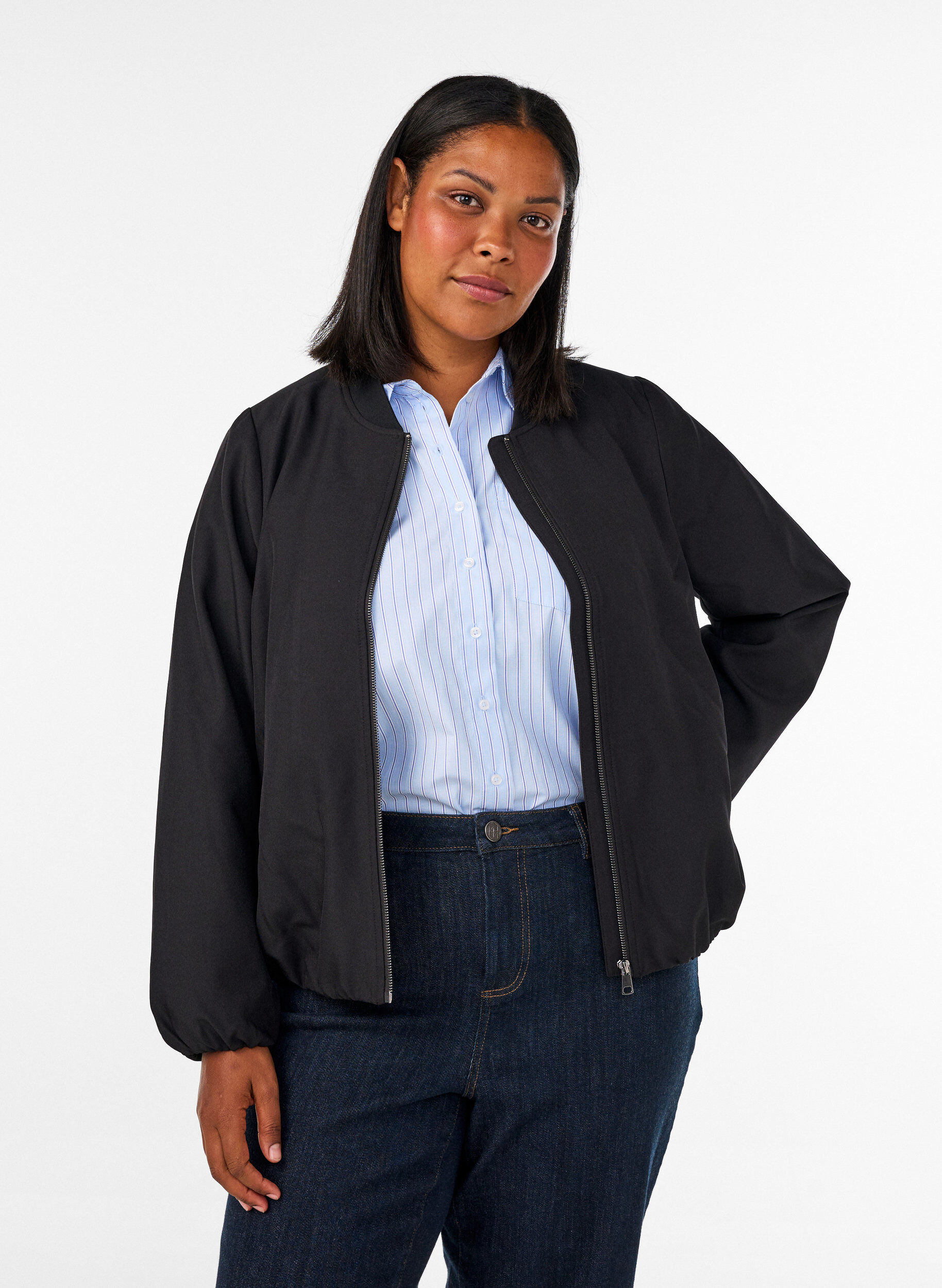 Veste l&eacute;g&egrave;re &agrave; la coupe ballon, Noir, Model