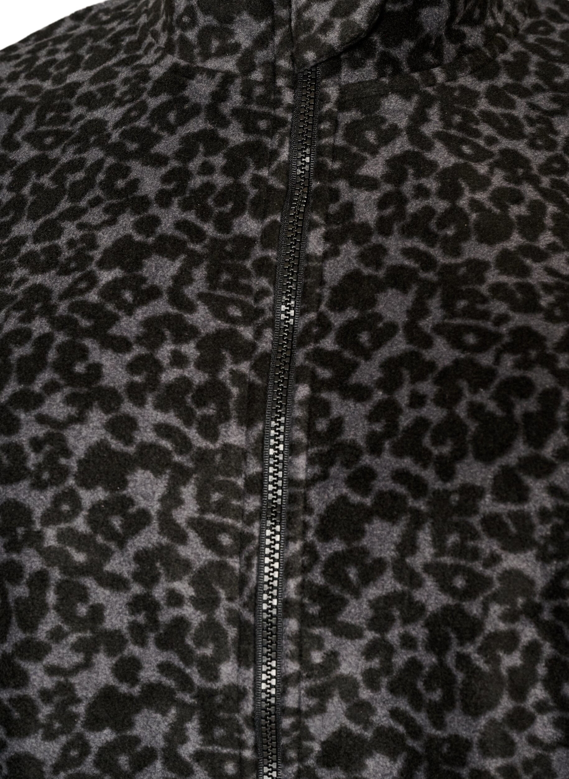 ZizziVeste en polaire &agrave; imprim&eacute; l&eacute;opard et col montant, Noir, Packshot image number 2